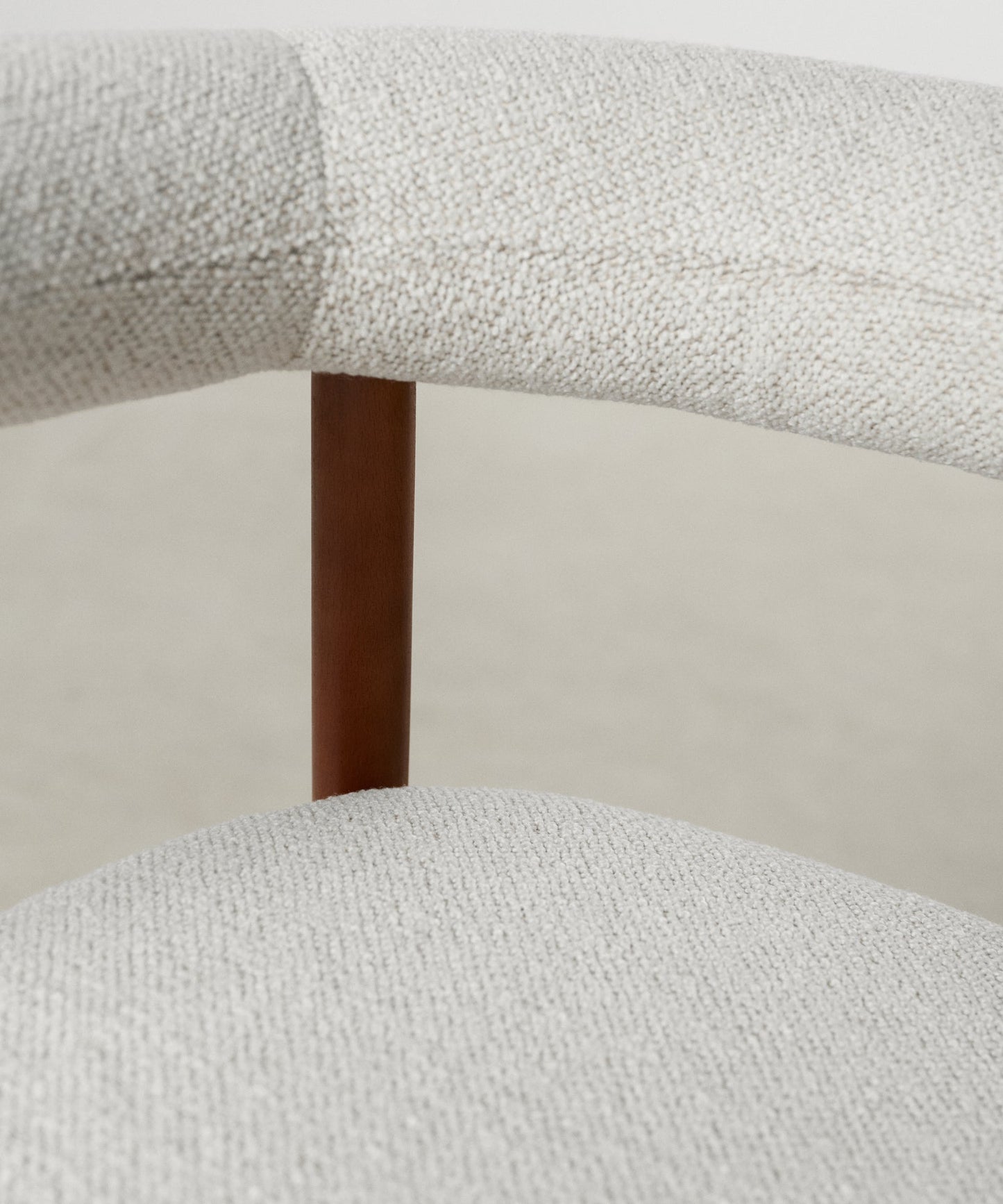 55965614473602 Silla de Comedor en Madera y Tapizada Sparks Sillas Nórdicas Northdeco