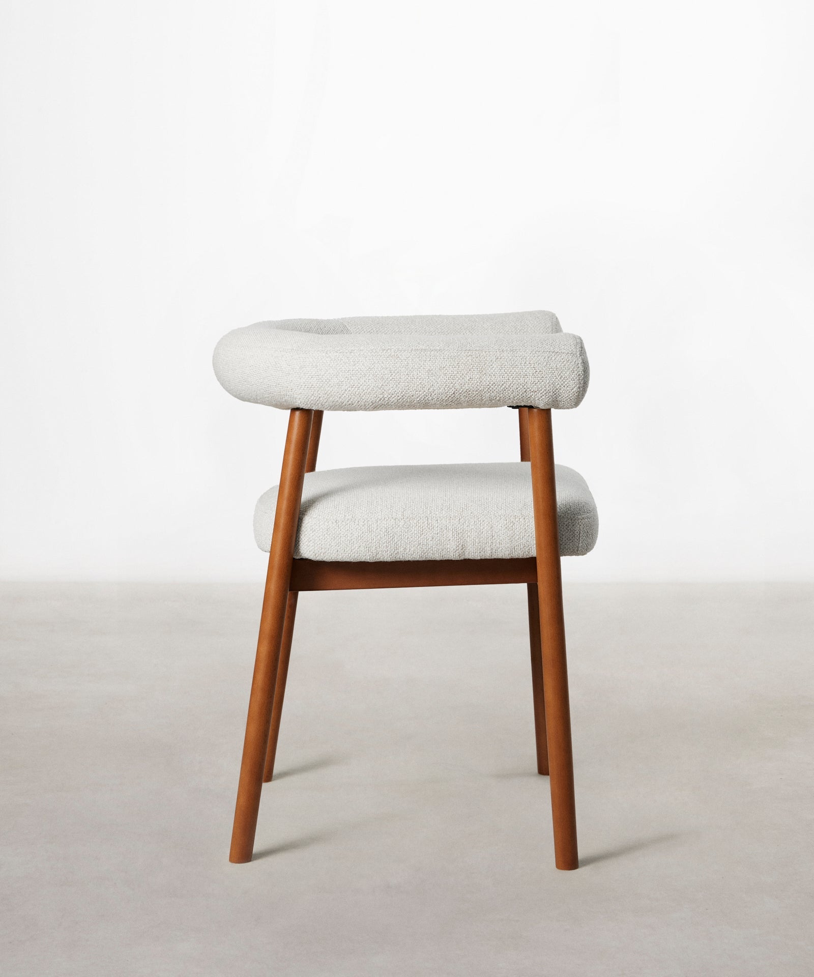 55965614473602 Silla de Comedor en Madera y Tapizada Sparks Sillas Nórdicas Northdeco