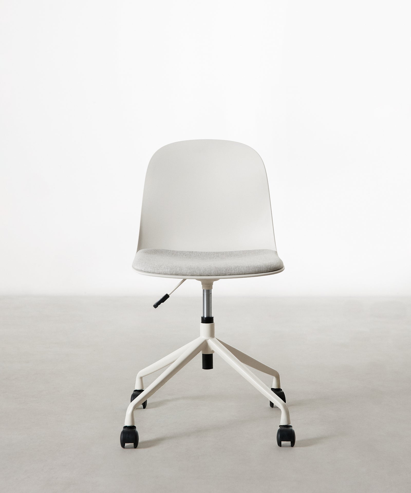 55856157229442 ND-0972 Sillas de Oficina Northdeco