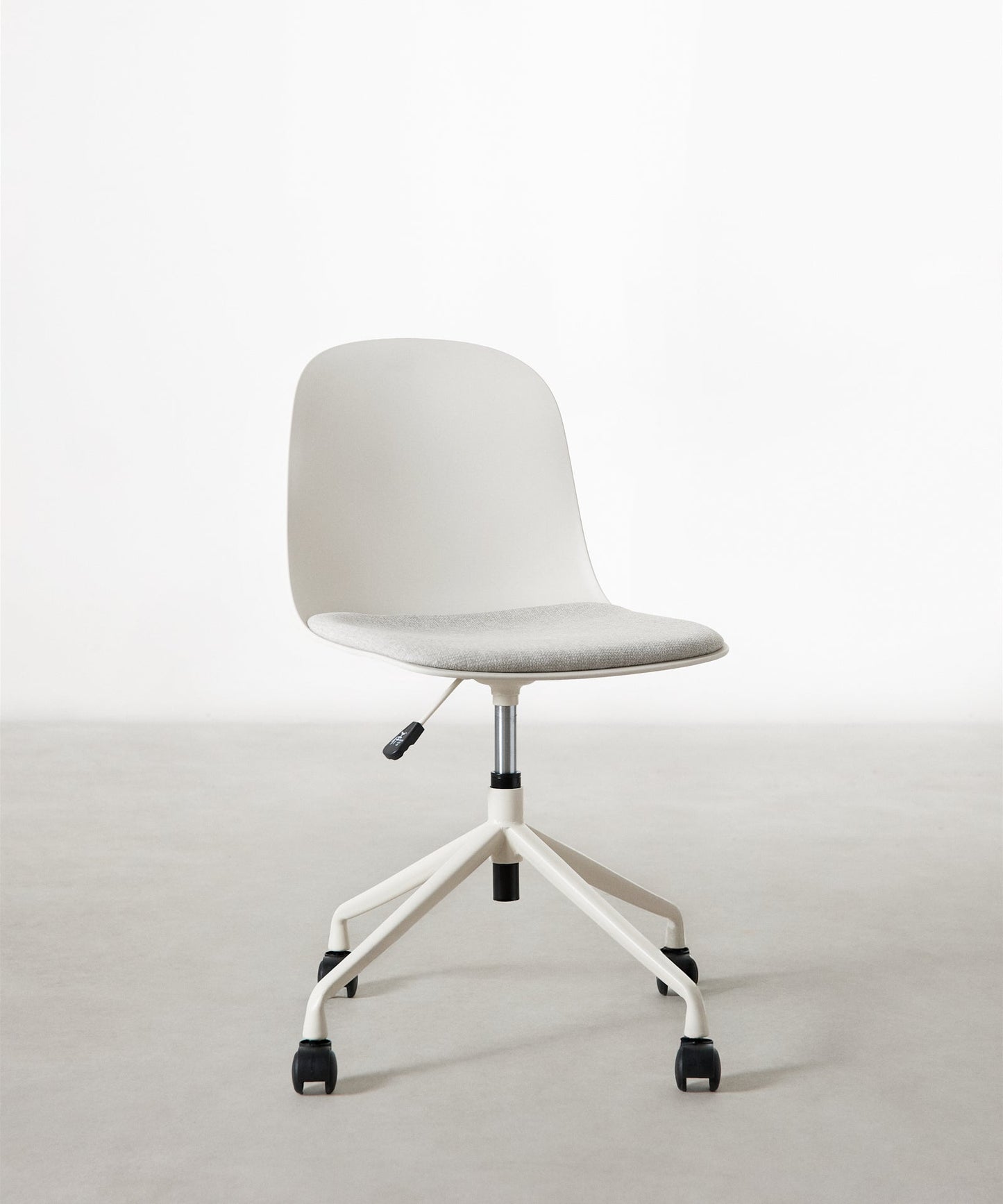 55856157229442 ND-0972 Sillas de Oficina Northdeco