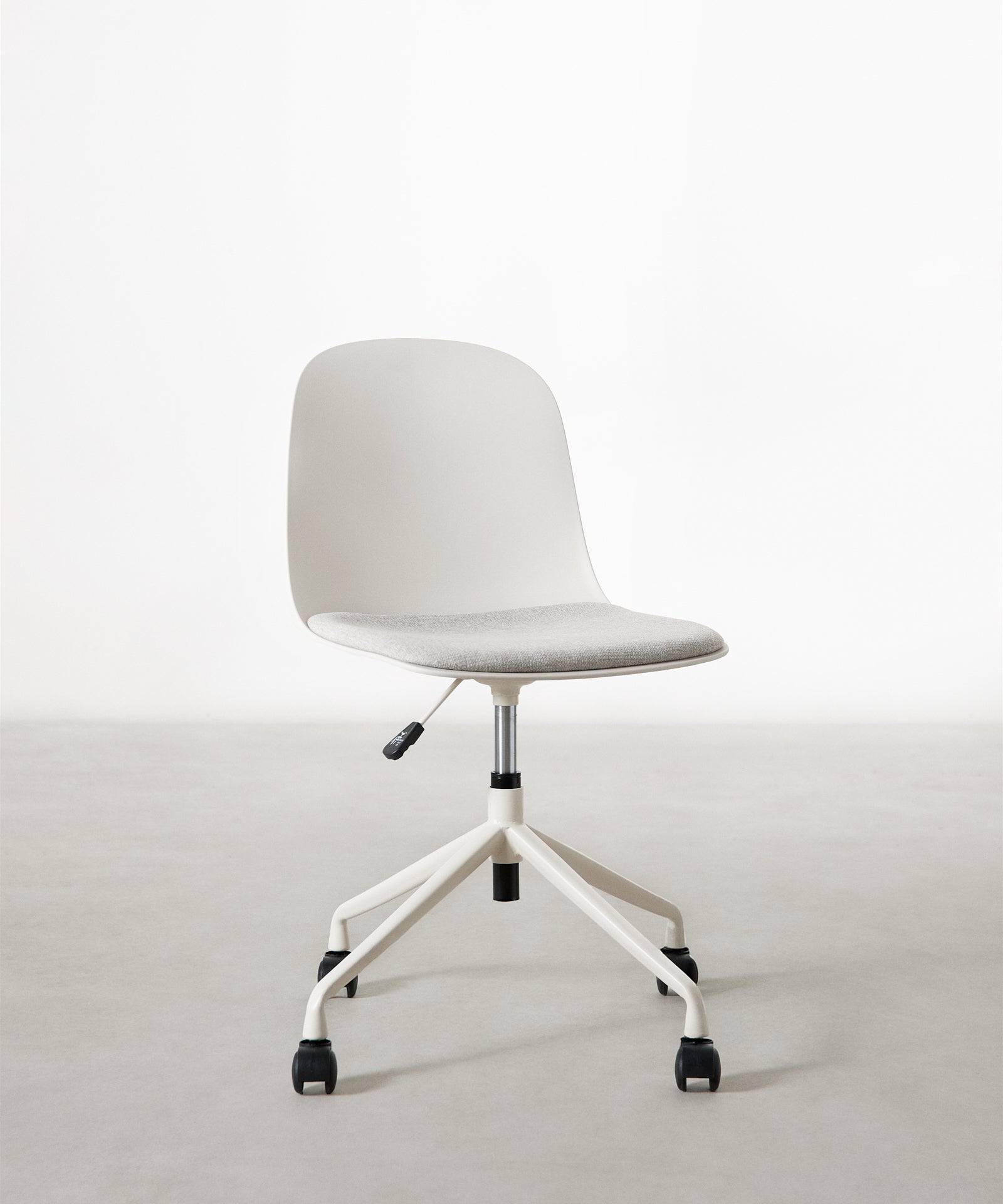 55856157229442 ND-0972 Sillas de Oficina Northdeco