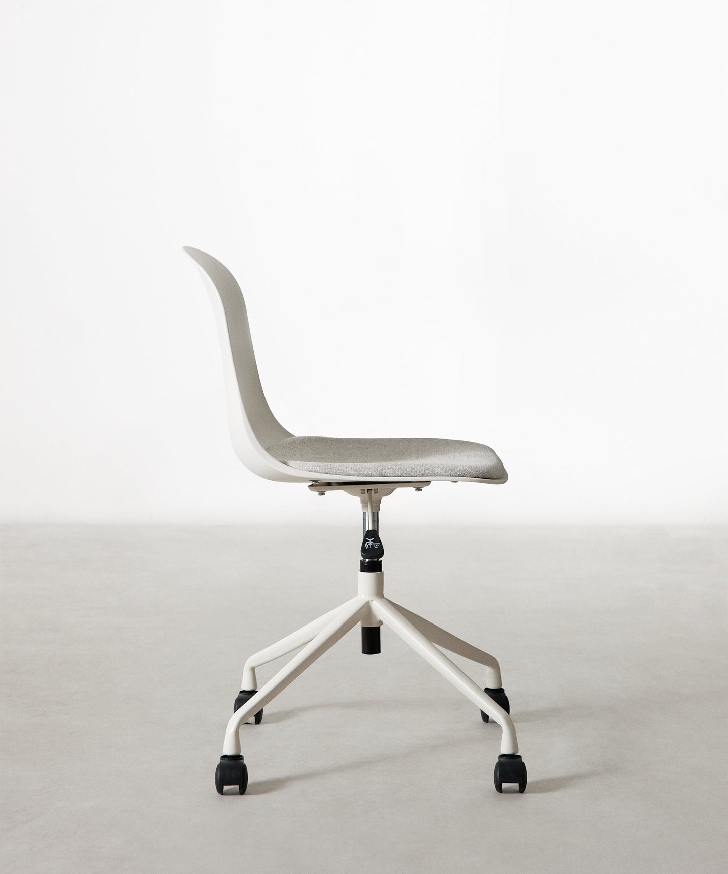 55856157229442 ND-0972 Sillas de Oficina Northdeco