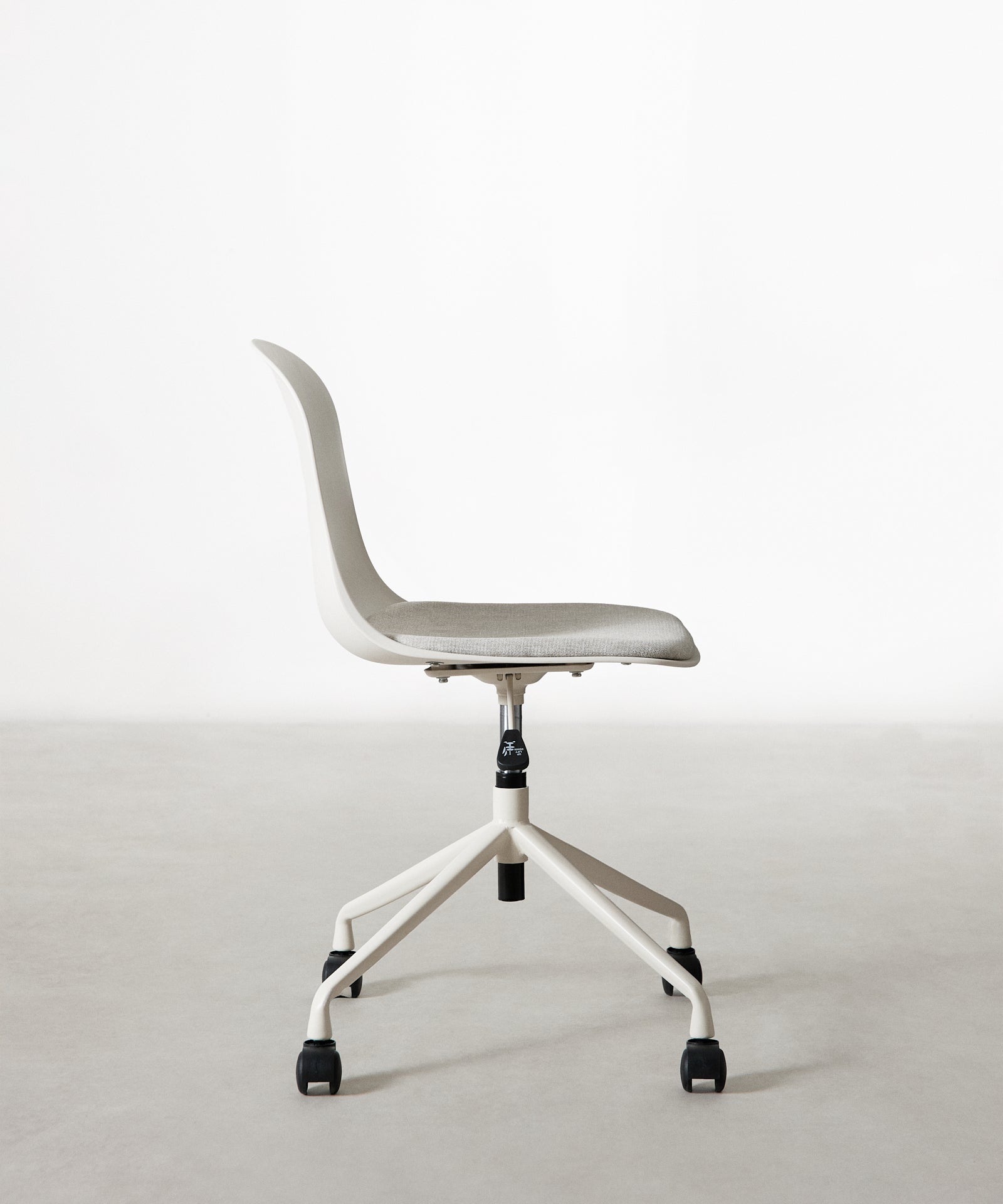 55856157229442 ND-0972 Sillas de Oficina Northdeco