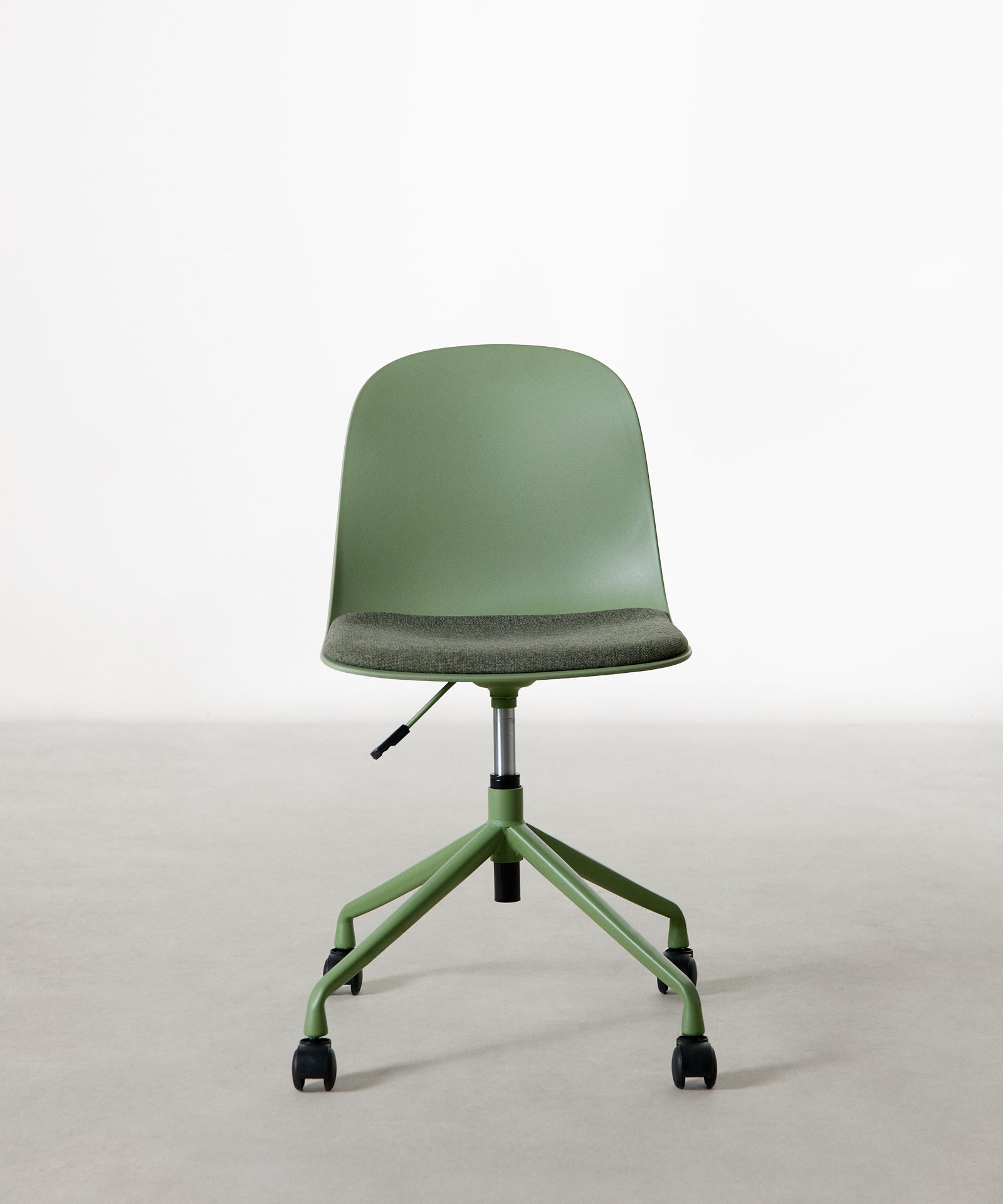 55856167649666 ND-0972 Sillas de Oficina Northdeco