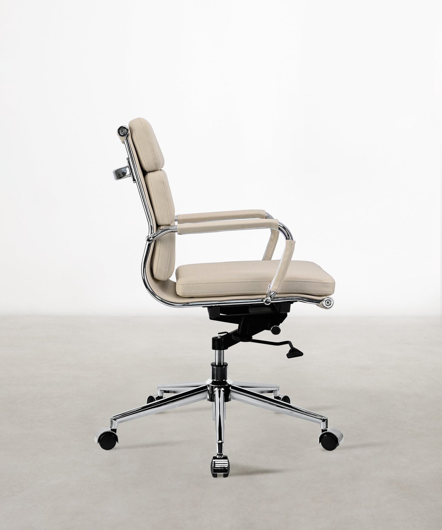 55814755385730 Silla de Oficina en Polipiel Low Base Adalia - Color Edition Sillas de Oficina Northdeco