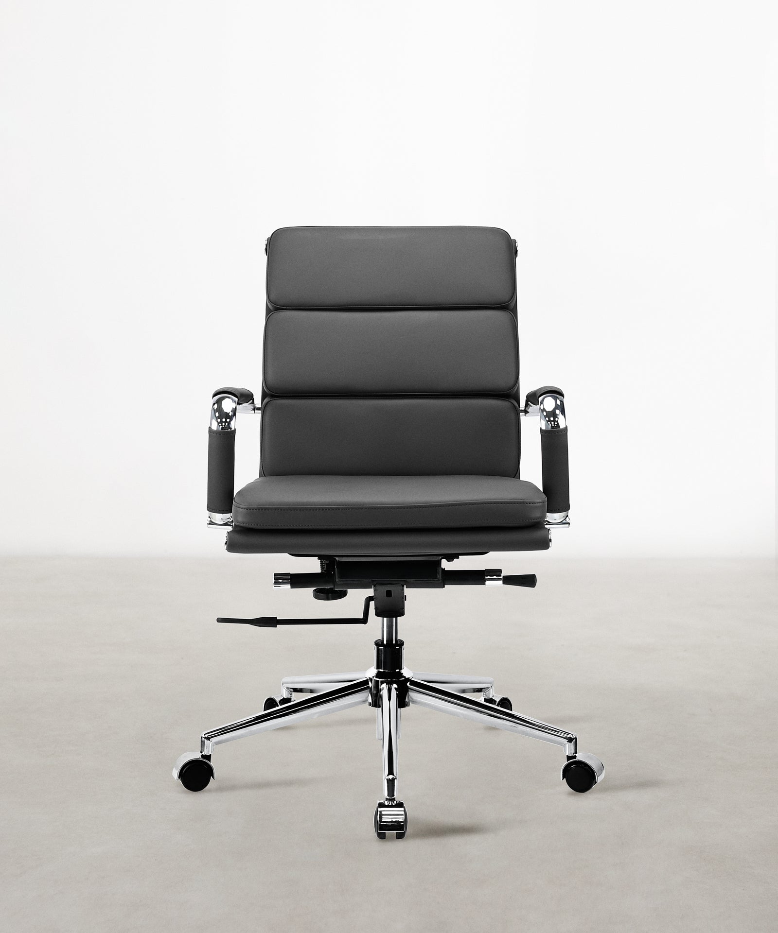 55814729695618 Silla de Oficina en Polipiel Low Base Adalia - Color Edition Sillas de Oficina Northdeco