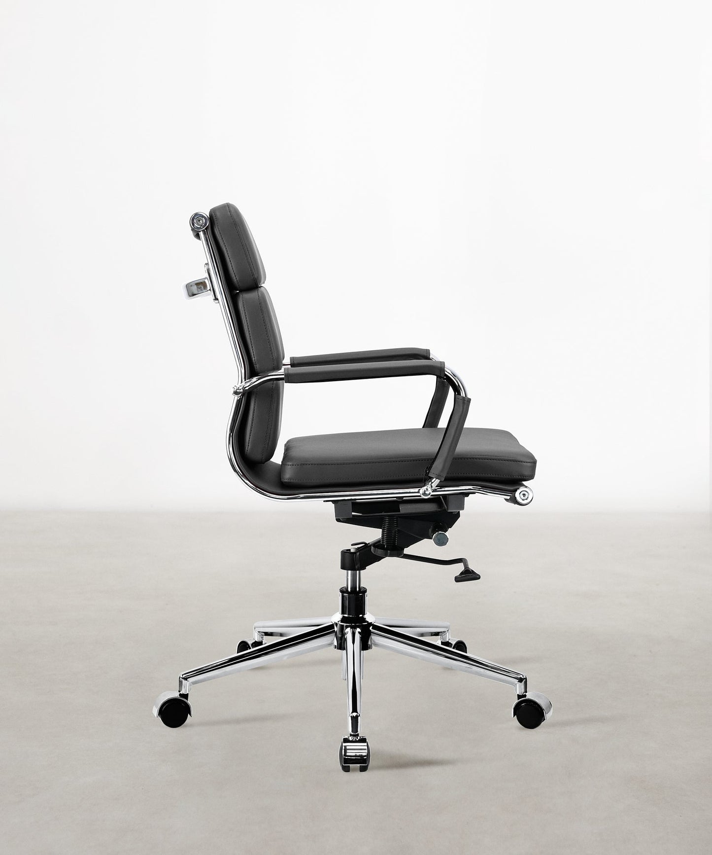 55814729695618 Silla de Oficina en Polipiel Low Base Adalia - Color Edition Sillas de Oficina Northdeco