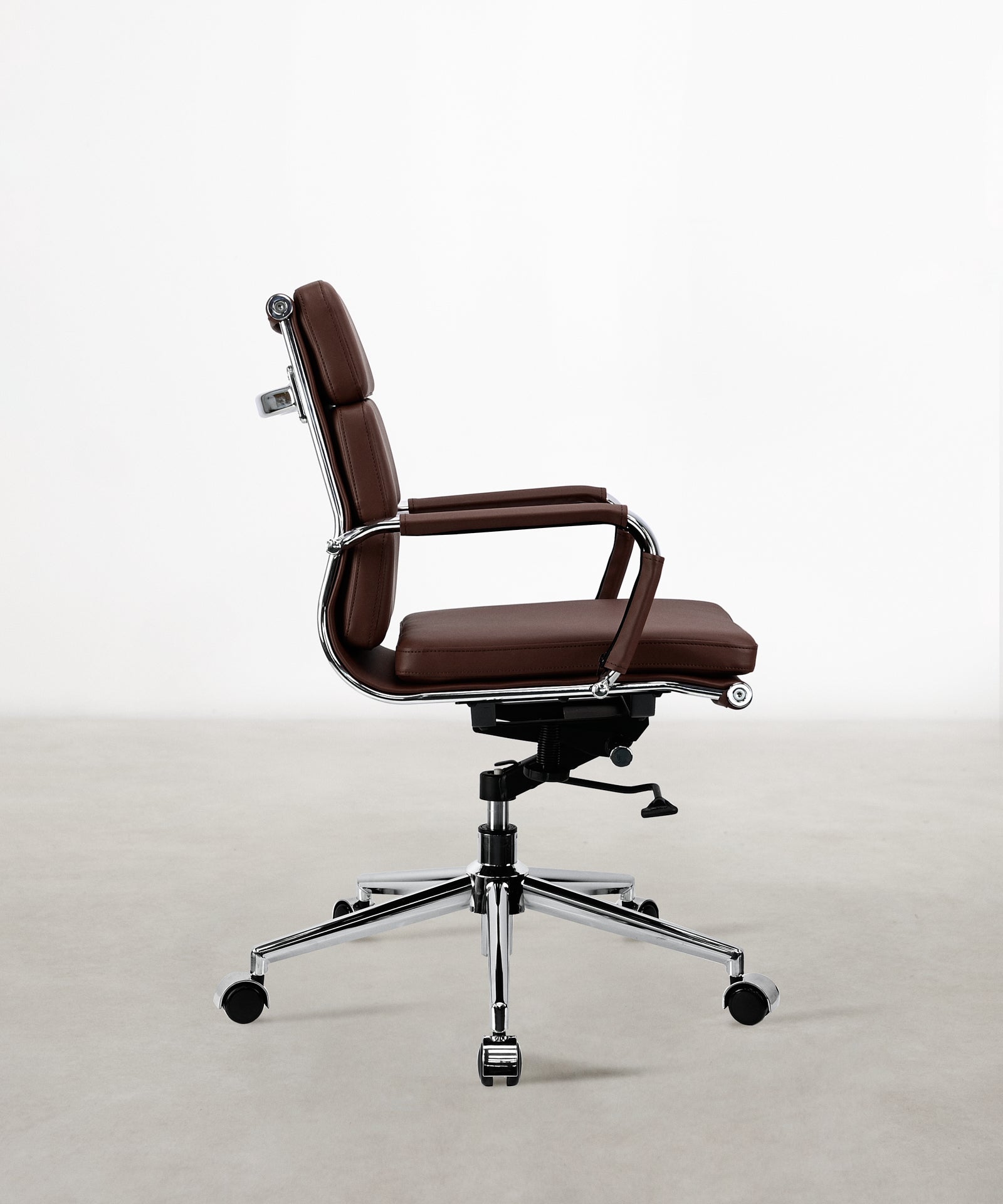 55814755352962 Silla de Oficina en Polipiel Low Base Adalia - Color Edition Sillas de Oficina Northdeco