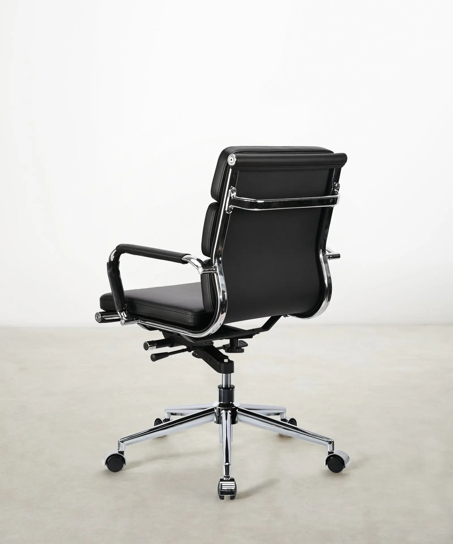 55576879202690 Silla de Oficina en Polipiel Low Base Adalia Sillas de Oficina Northdeco