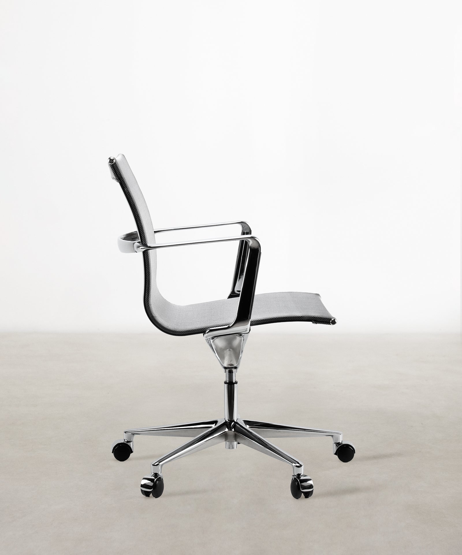 55855794749826 Silla de Oficina en Malla Low Base Forbes Sillas de Oficina Northdeco