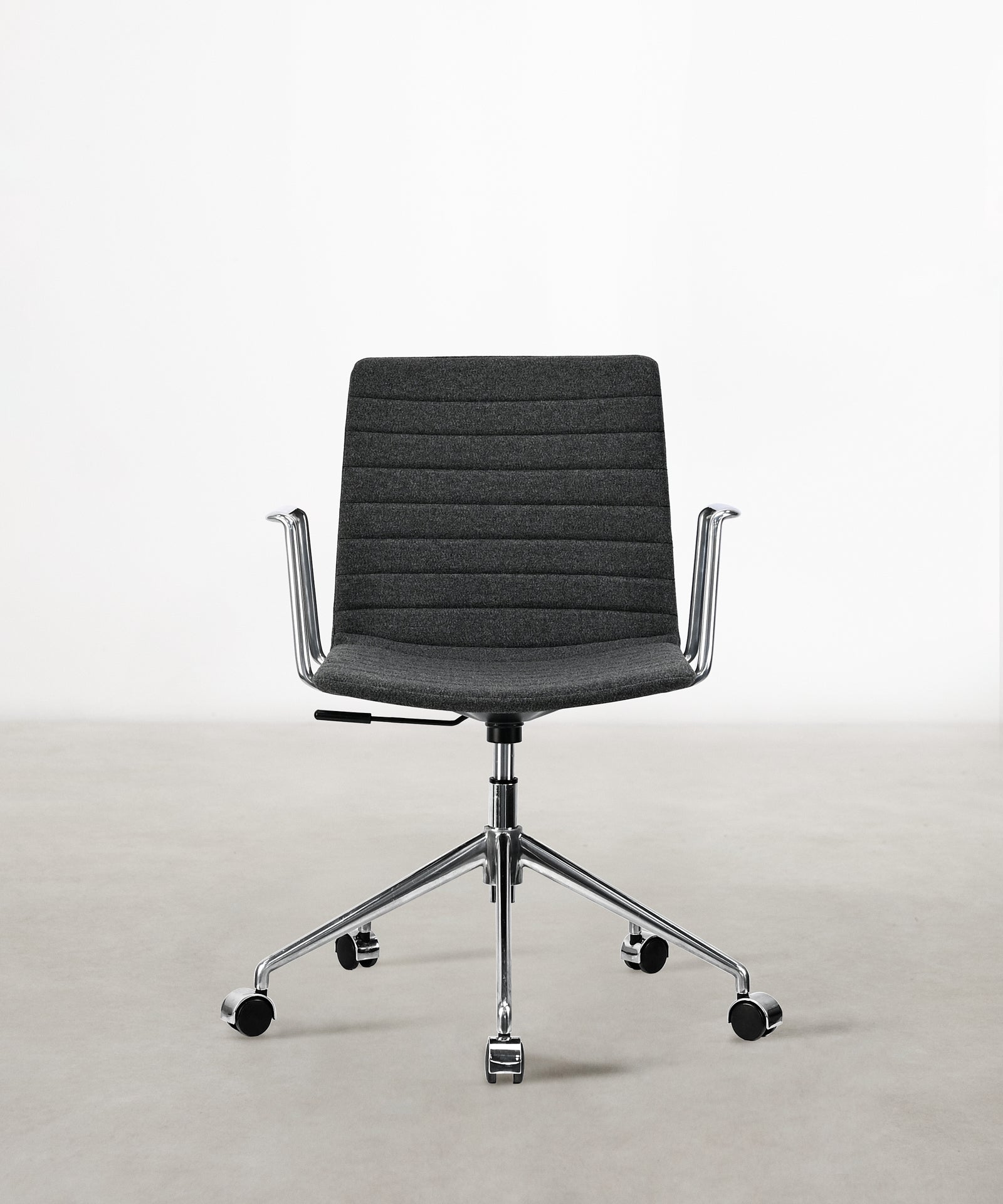 55919763325314 Silla de Escritorio Tapizada y Ajustable Jamie - Black Edition Sillas de Oficina Northdeco