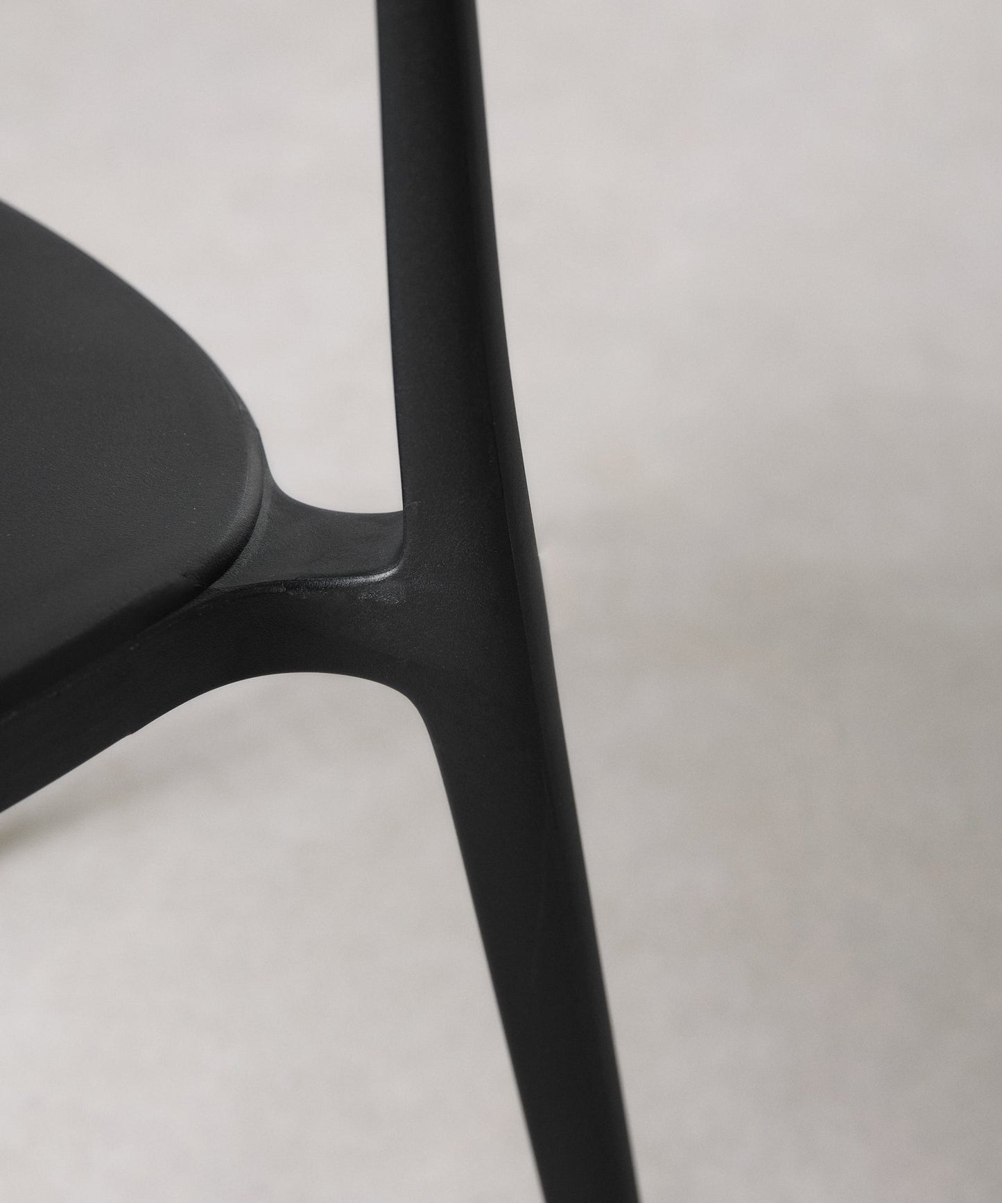 56456419869058 Silla de Polipropileno con Reposabrazos Naomi Sillas de Plástico Northdeco