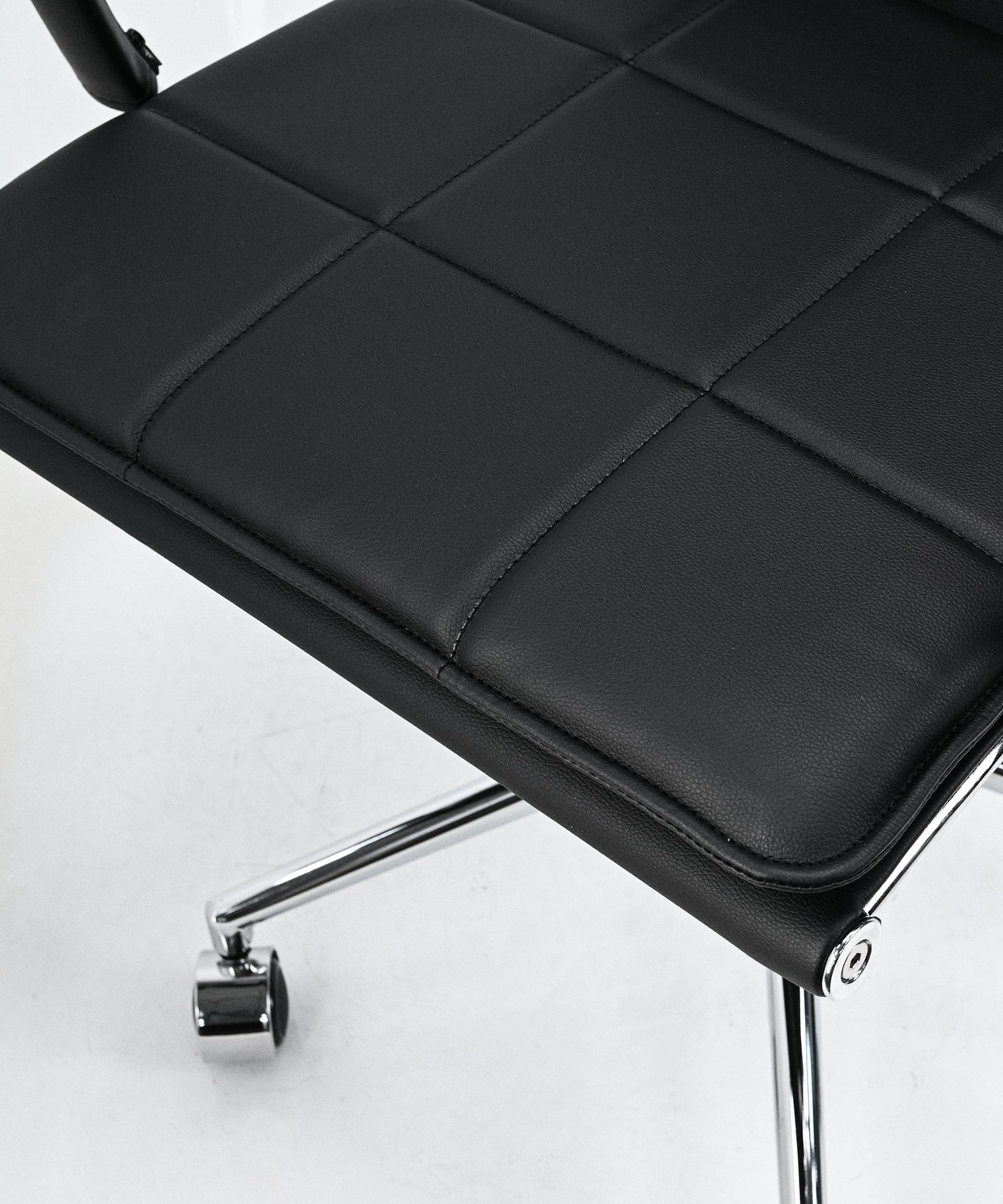 56017503158658 Silla de Oficina en Polipiel Low Base Velvet Sillas de Oficina Northdeco