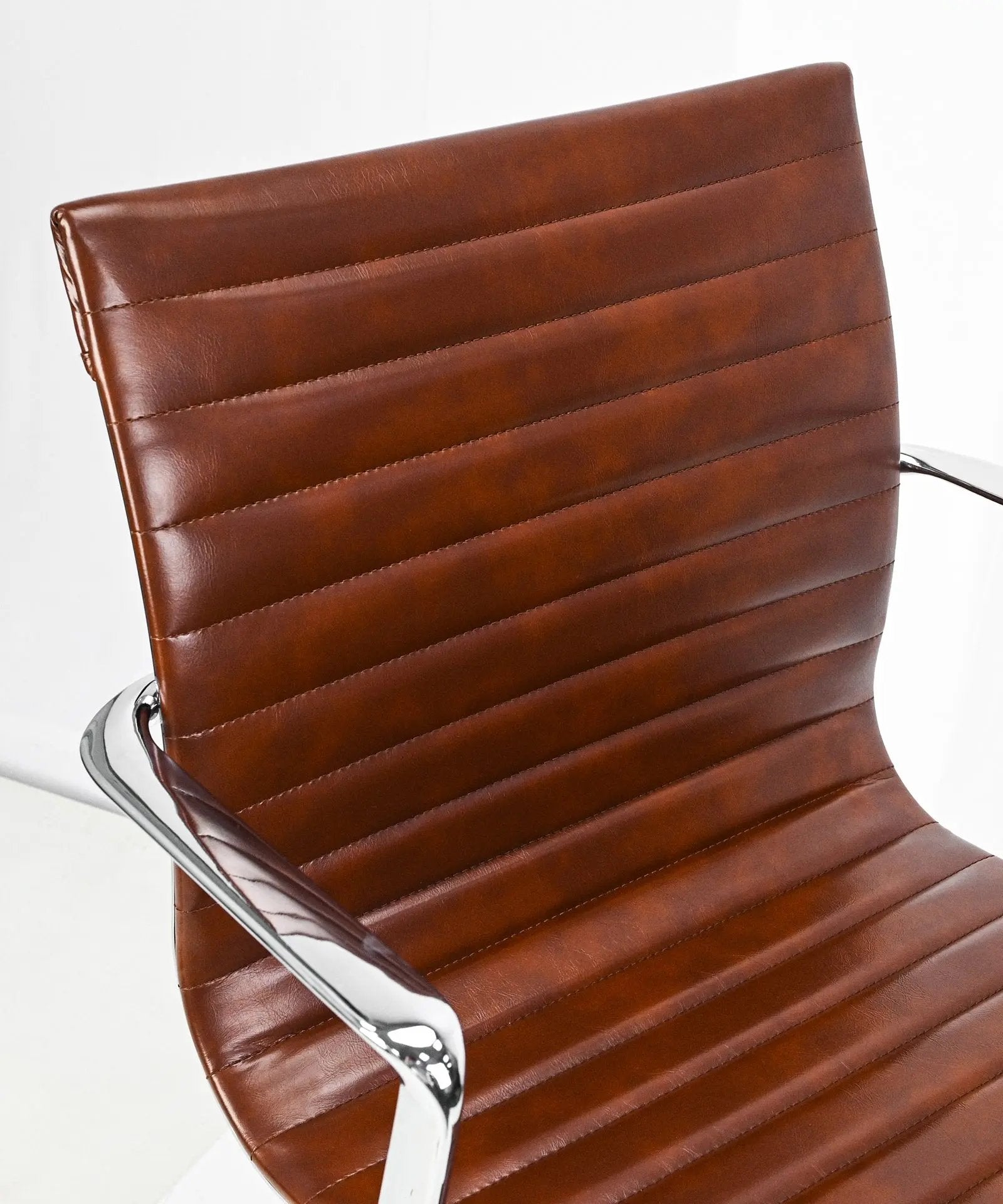 55948180619650 Silla de Oficina en Polipiel Benet Low Back Sillas de Oficina Northdeco