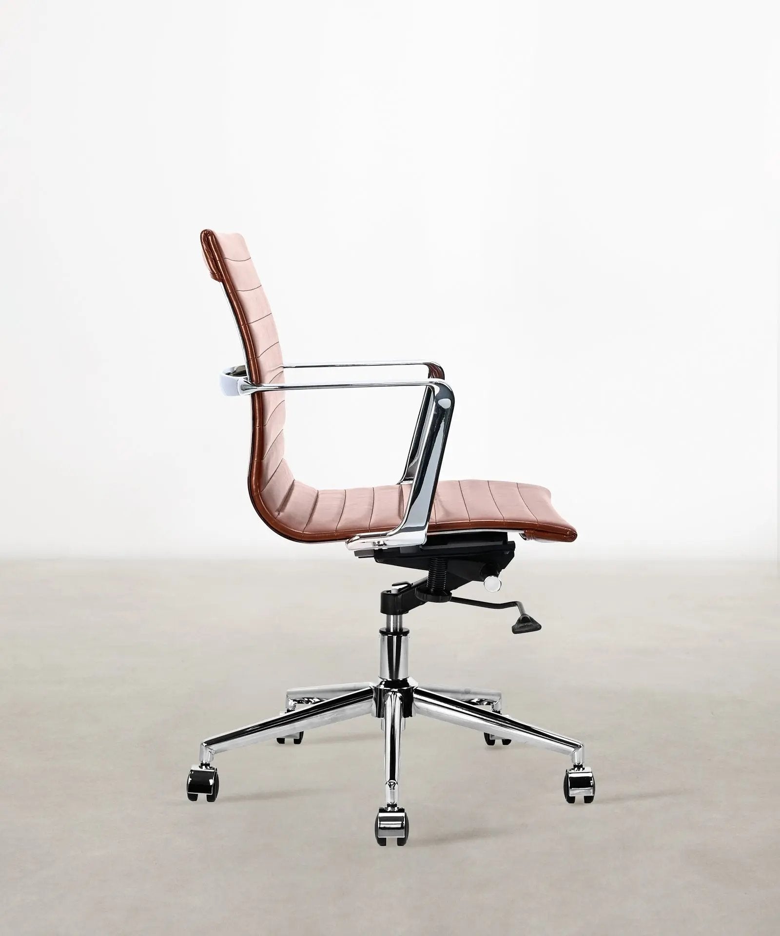 55948180619650 Silla de Oficina en Polipiel Benet Low Back Sillas de Oficina Northdeco