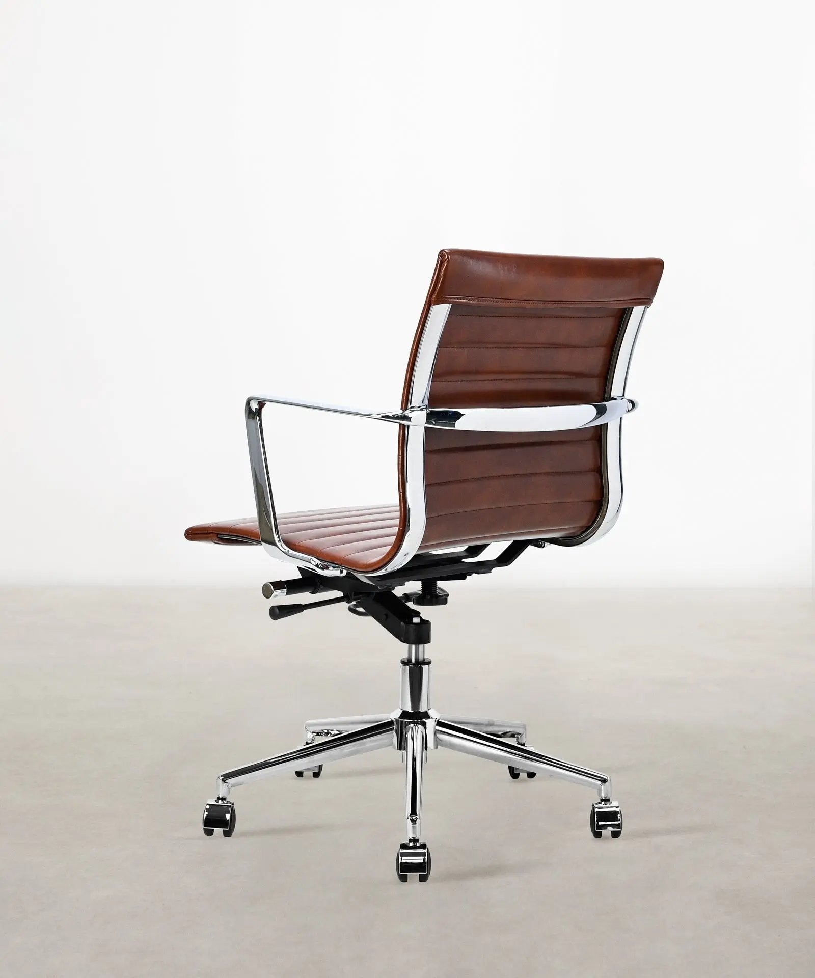 55948180619650 Silla de Oficina en Polipiel Benet Low Back Sillas de Oficina Northdeco