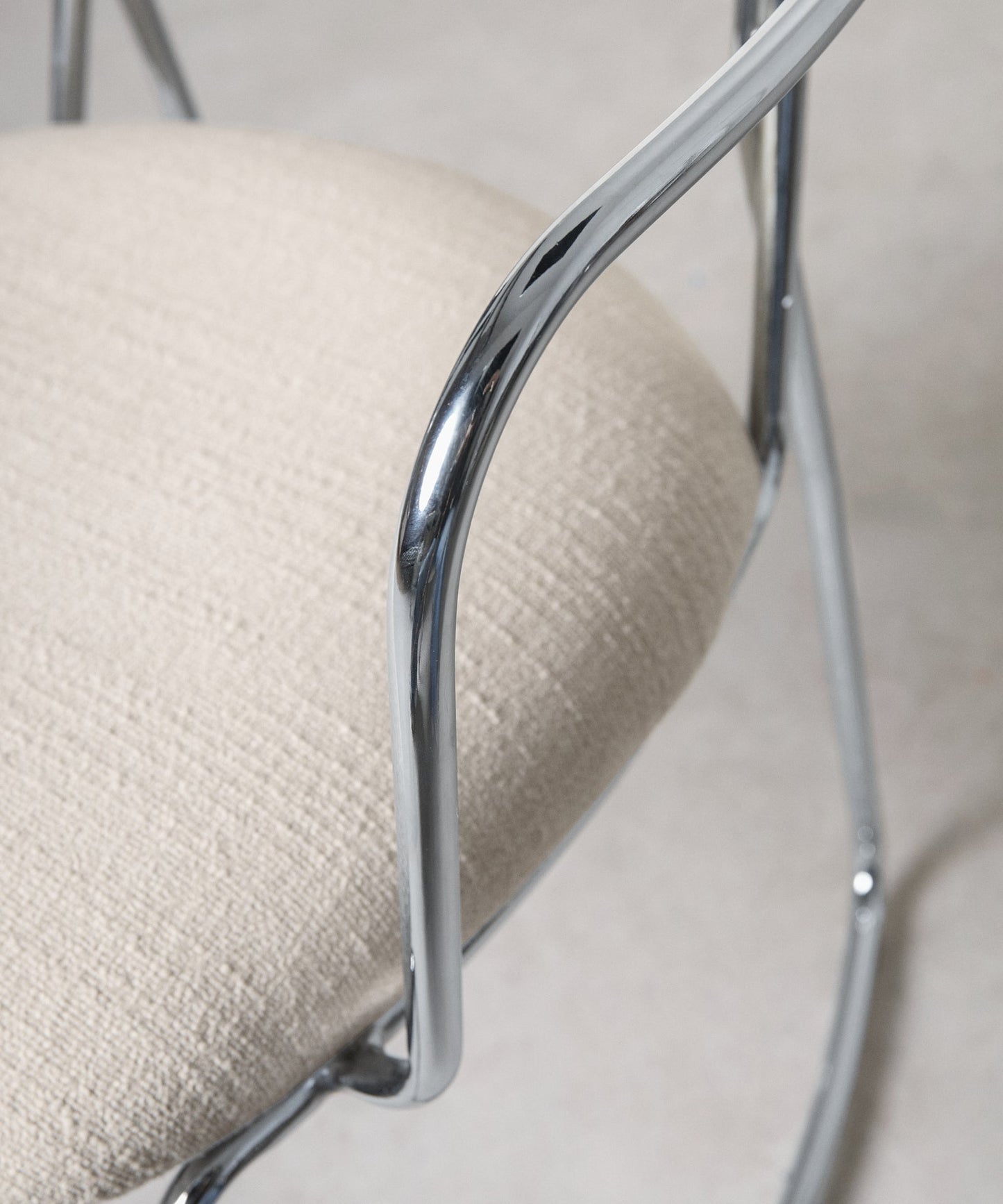 56625826529666 Silla de Comedor de Tela y metal con Reposabrazos Mortiz Arms Sillas tapizadas Northdeco