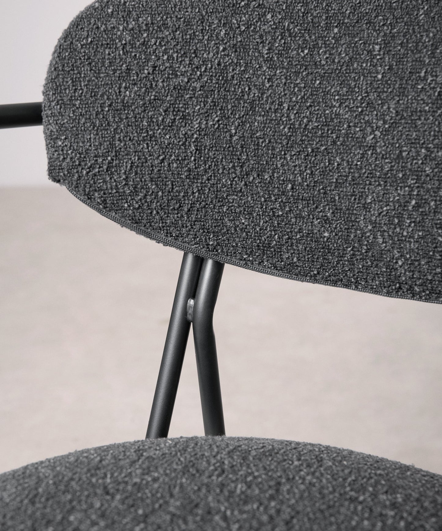 56625826595202 Silla de Comedor de Tela y metal con Reposabrazos Mortiz Arms Sillas tapizadas Northdeco