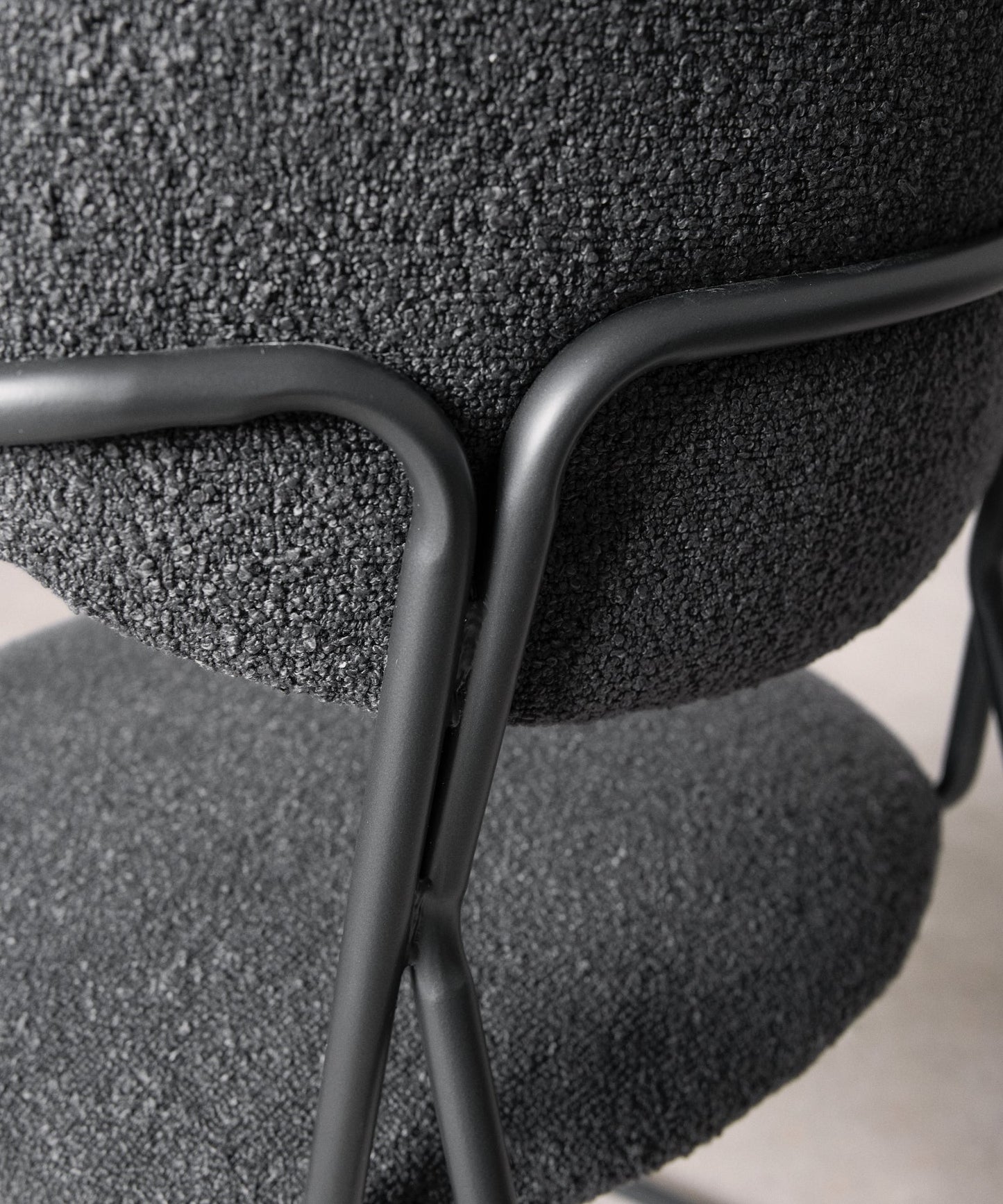 56625826595202 Silla de Comedor de Tela y metal con Reposabrazos Mortiz Arms Sillas tapizadas Northdeco