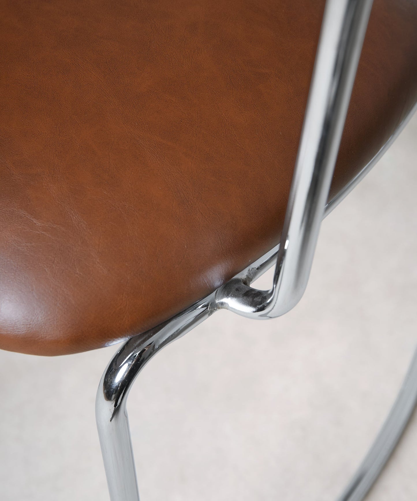56625833574786 Silla de Comedor de Polipiel y Metal con Reposabrazos Moritz PU Sillas tapizadas Northdeco