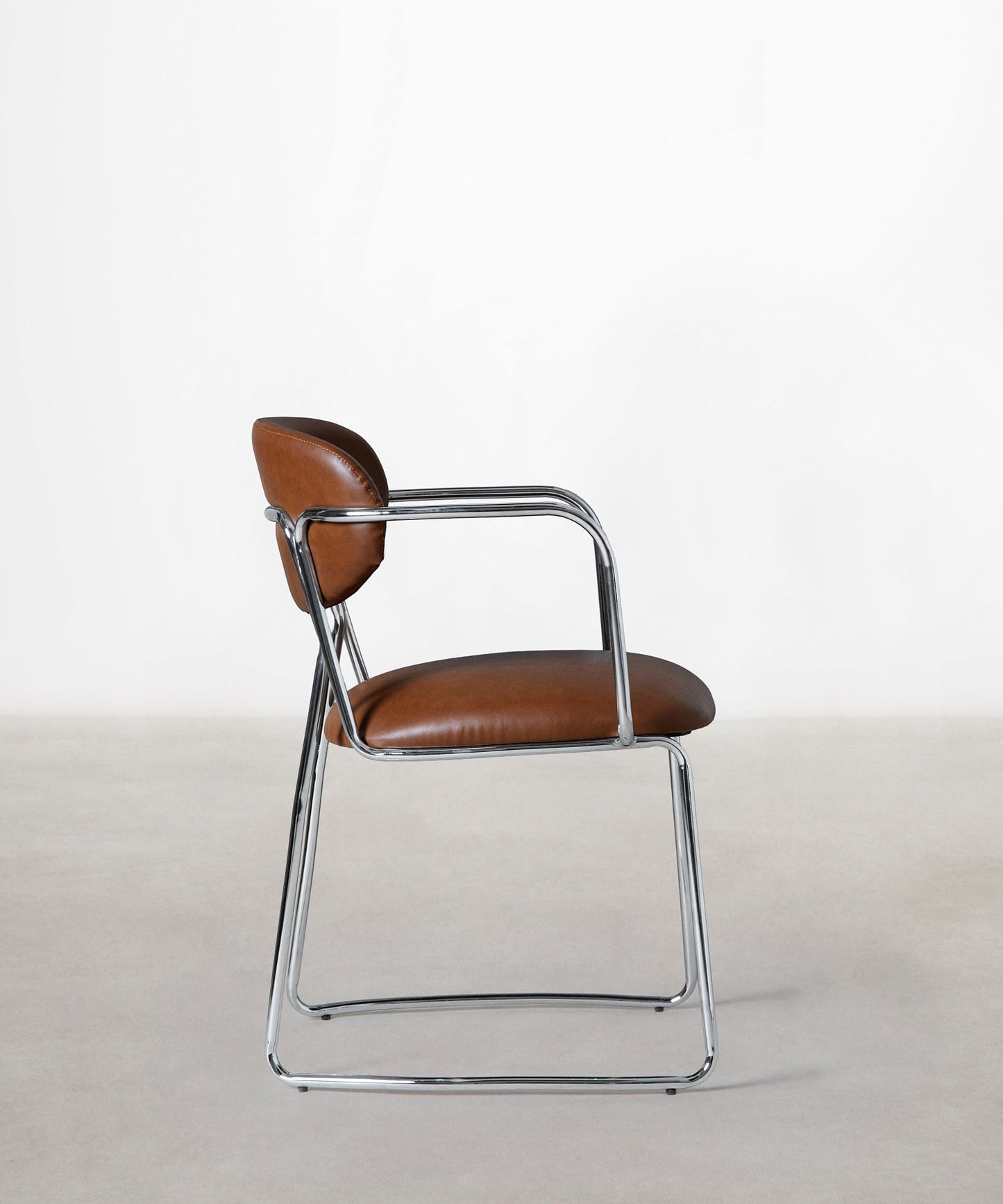 56625833574786 Silla de Comedor de Polipiel y Metal con Reposabrazos Moritz PU Sillas tapizadas Northdeco