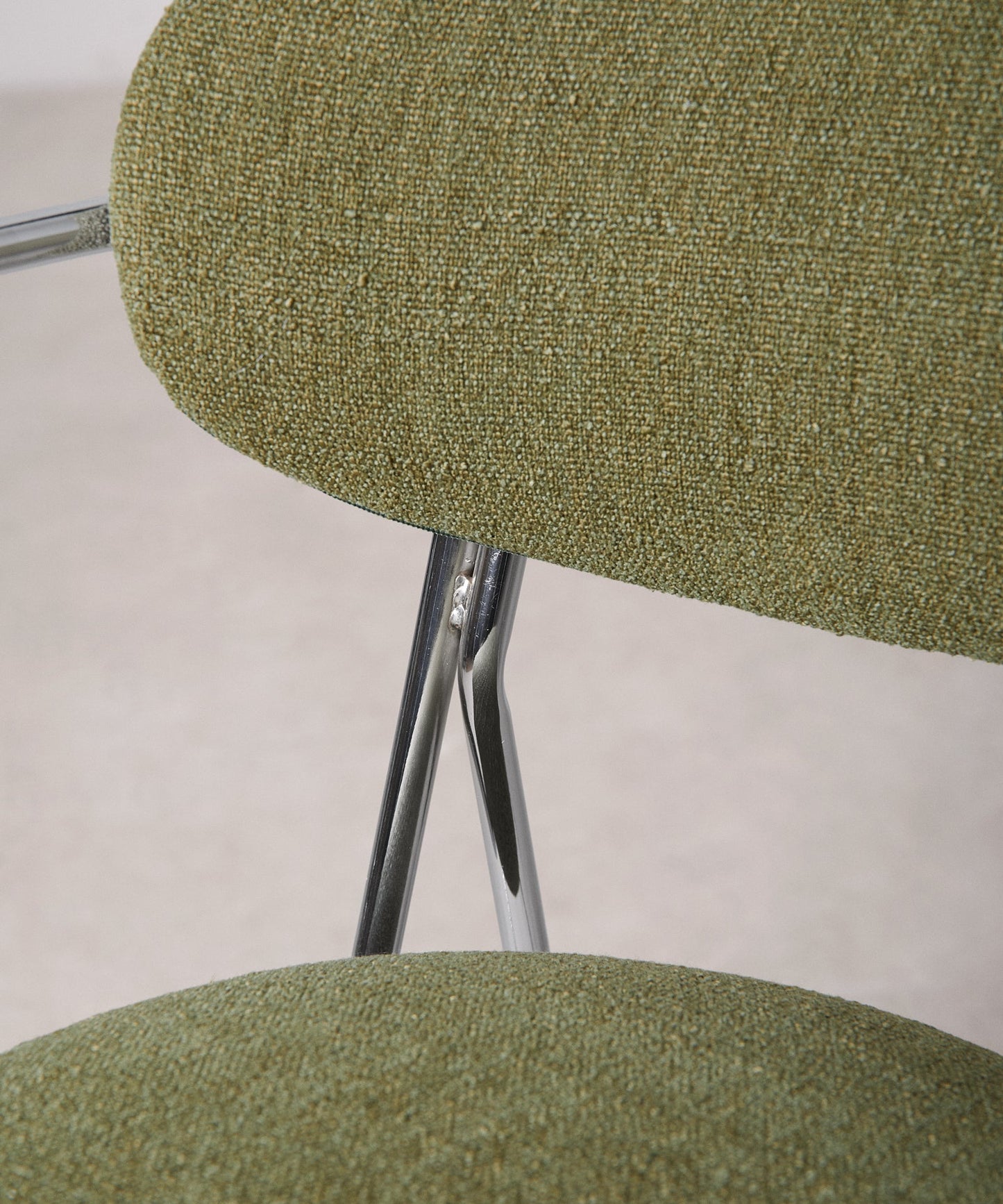 56625826496898 Silla de Comedor de Tela y metal con Reposabrazos Mortiz Arms Sillas tapizadas Northdeco