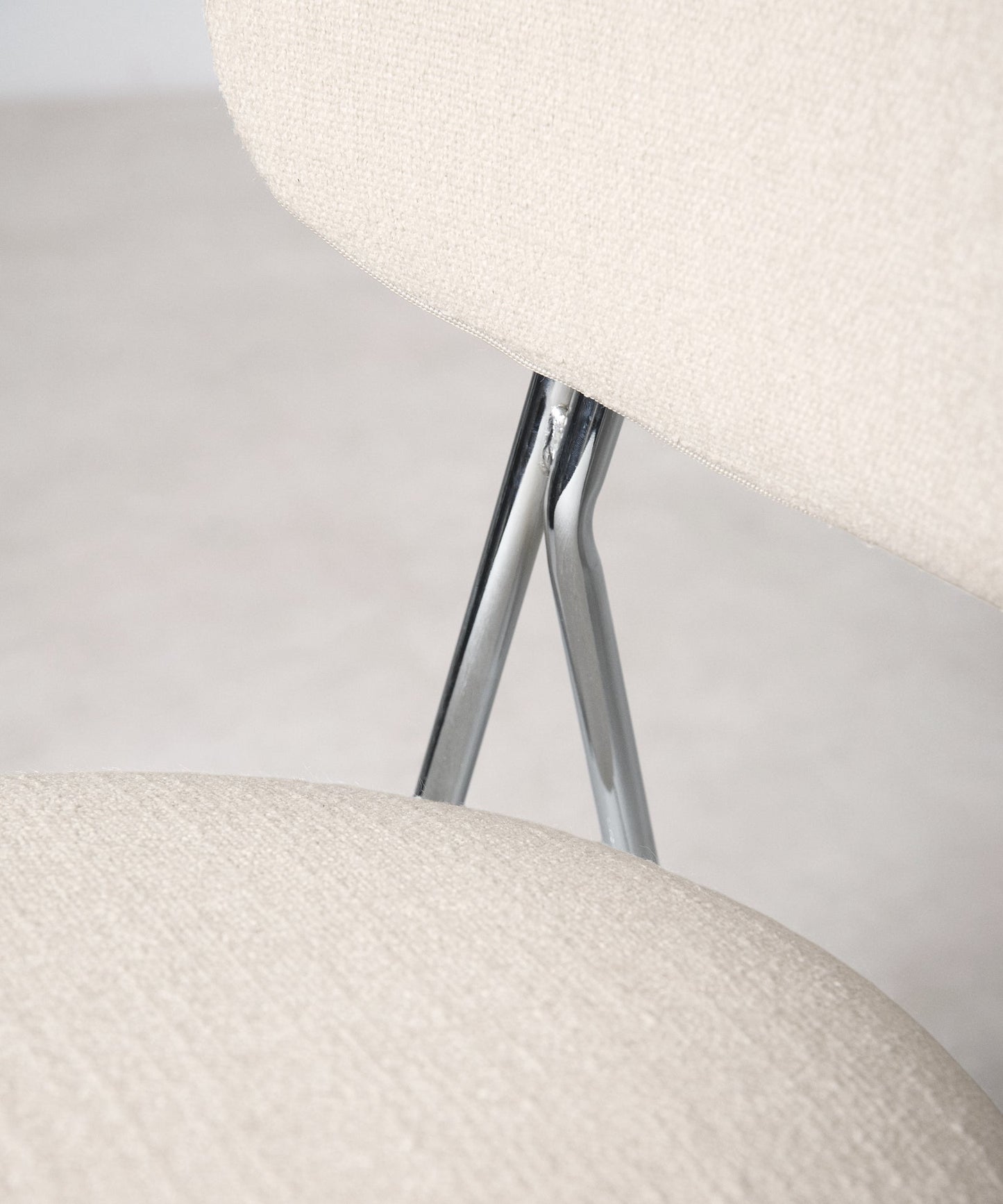 56625769513346 Silla de Comedor de Tela y metal con Reposabrazos Mortiz Sillas tapizadas Northdeco