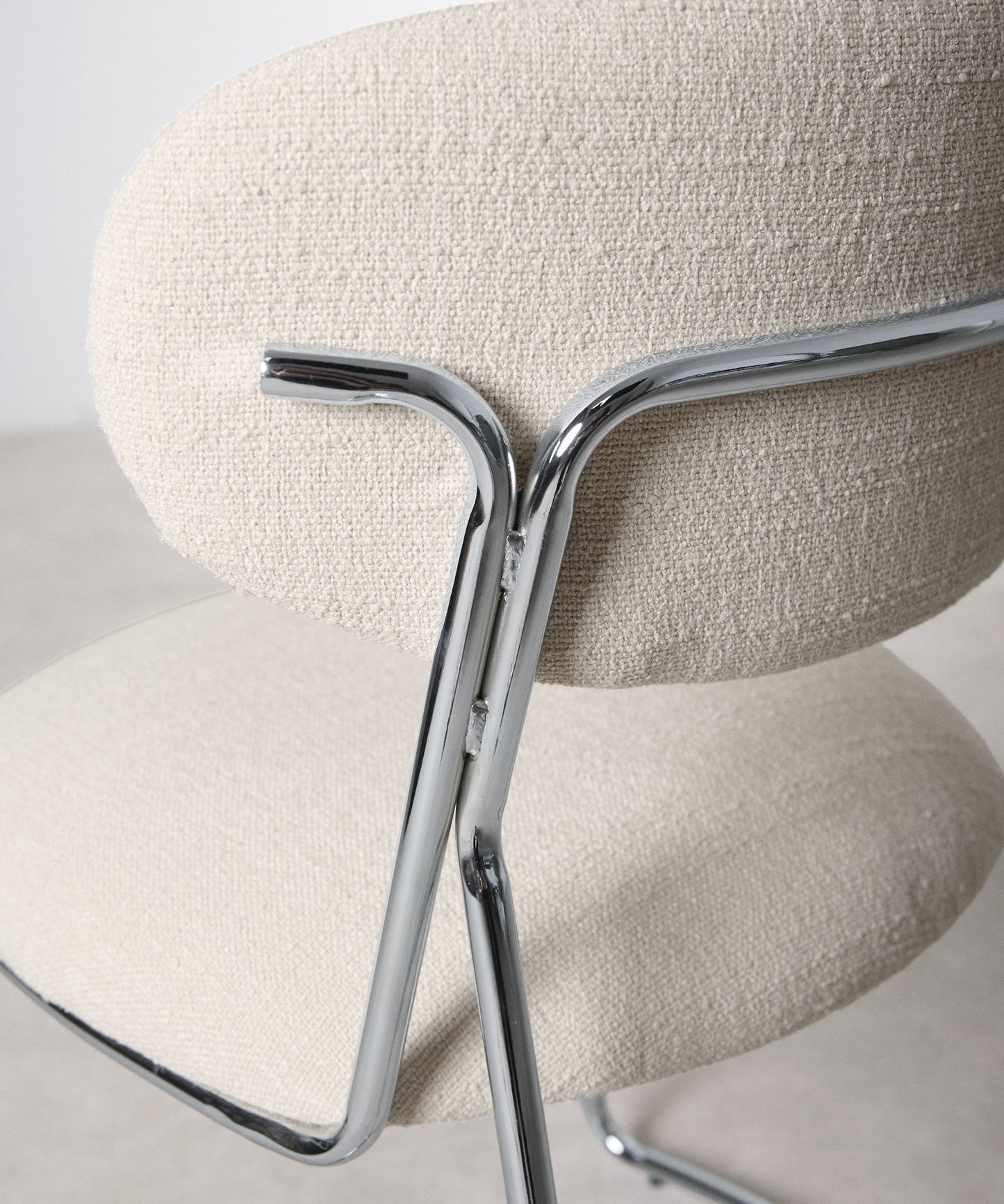 56625769513346 Silla de Comedor de Tela y metal con Reposabrazos Mortiz Sillas tapizadas Northdeco