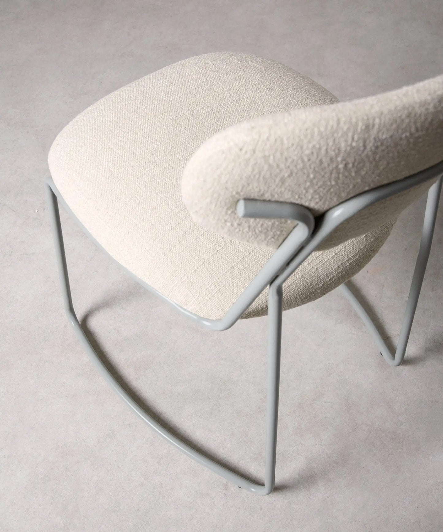 56625769611650 Silla de Comedor de Tela y metal Moritz Sillas tapizadas Northdeco