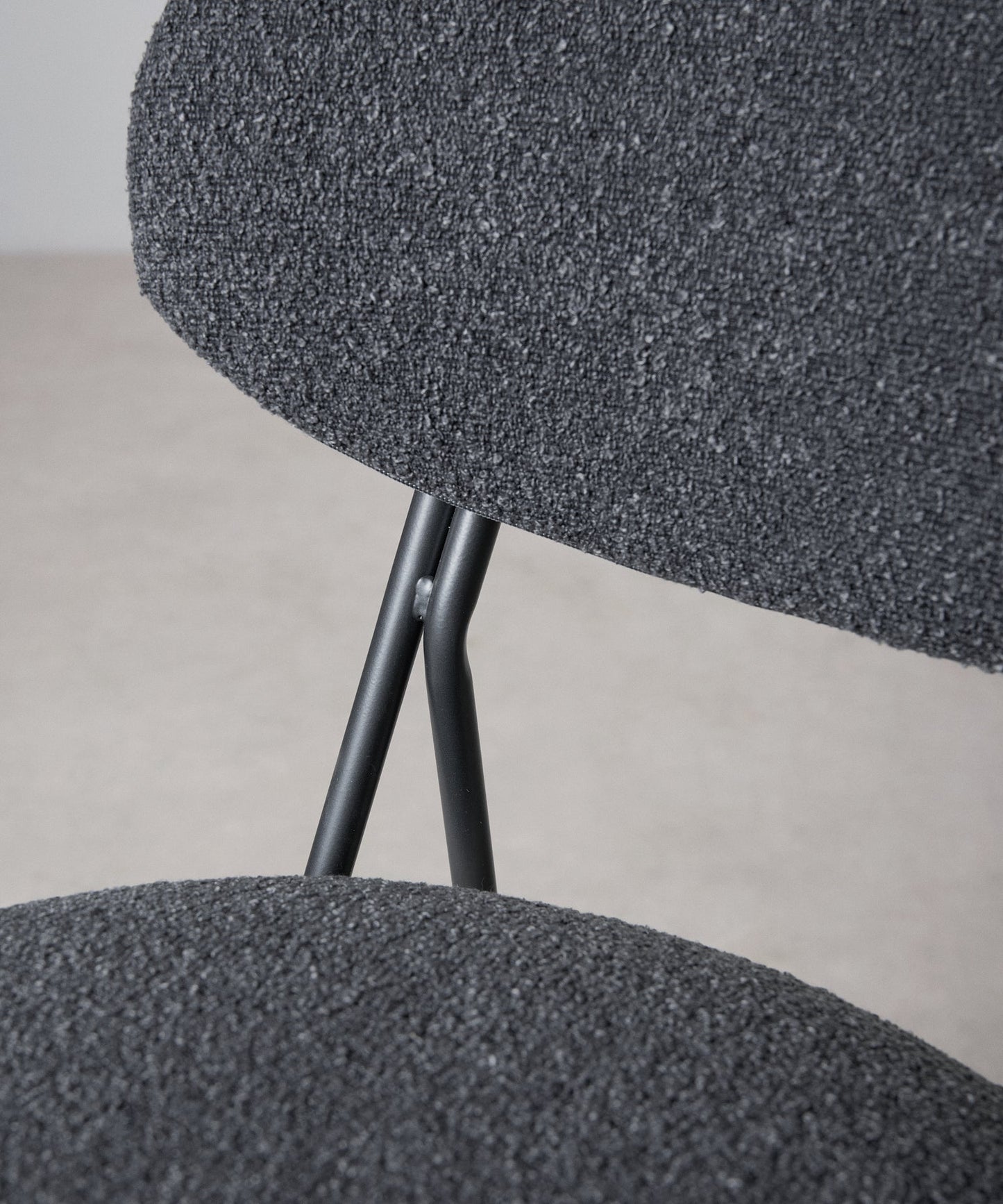 56625769578882 Silla de Comedor de Tela y metal con Reposabrazos Mortiz Sillas tapizadas Northdeco