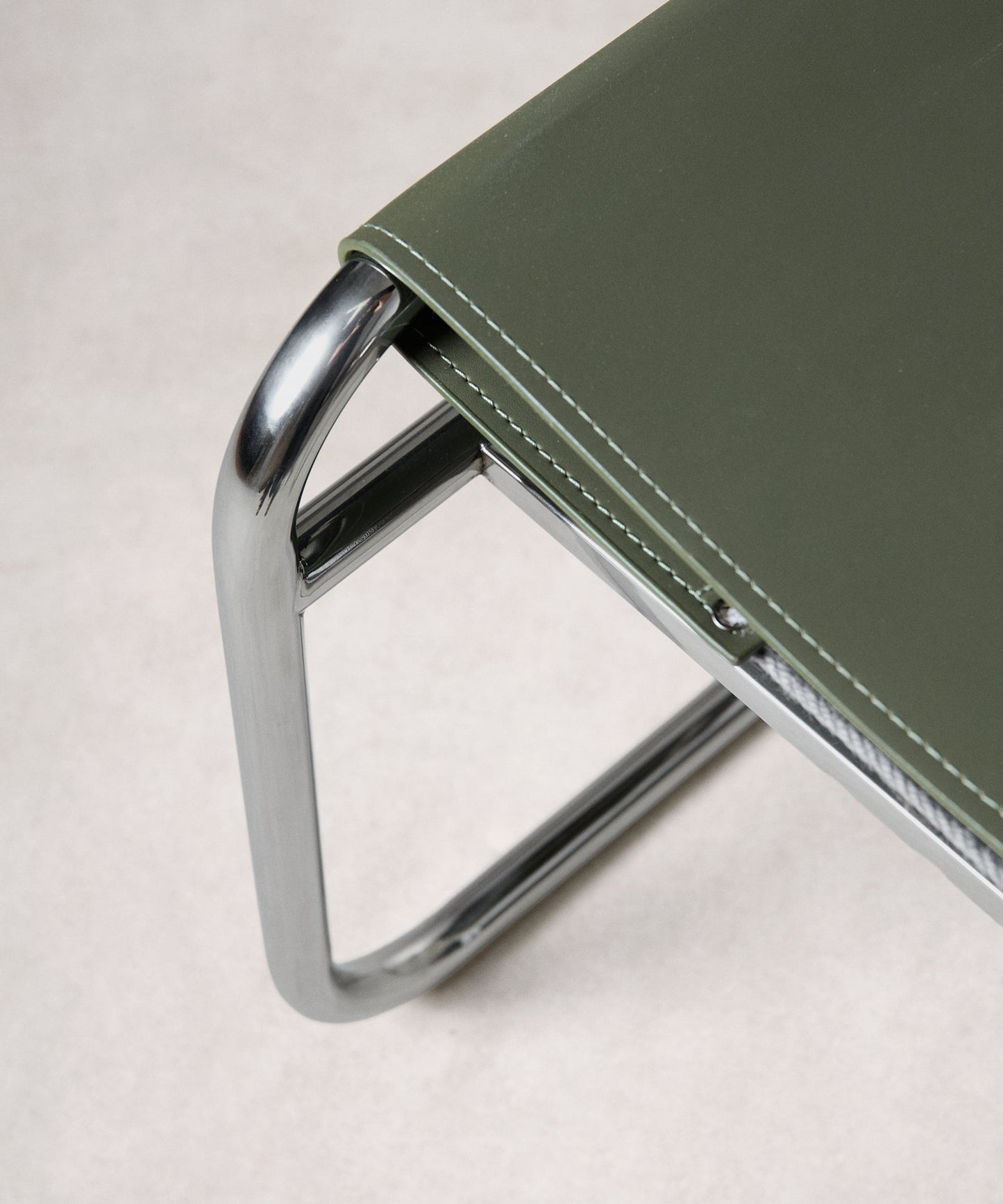56625995841922 Silla de Comedor PU y Metal Lottie Sillas tapizadas Northdeco