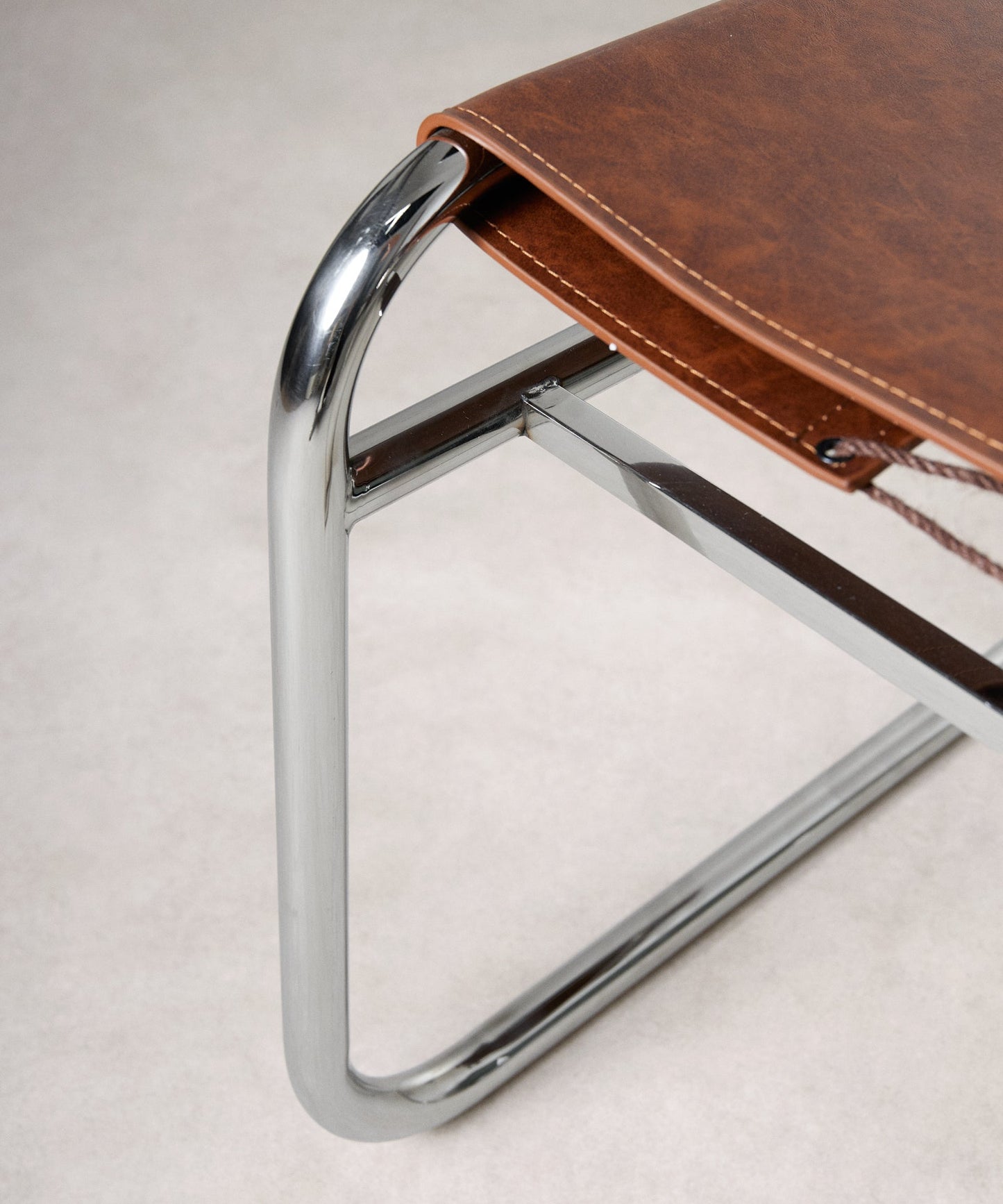 56625995809154 Silla de Comedor PU y Metal Lottie Sillas tapizadas Northdeco