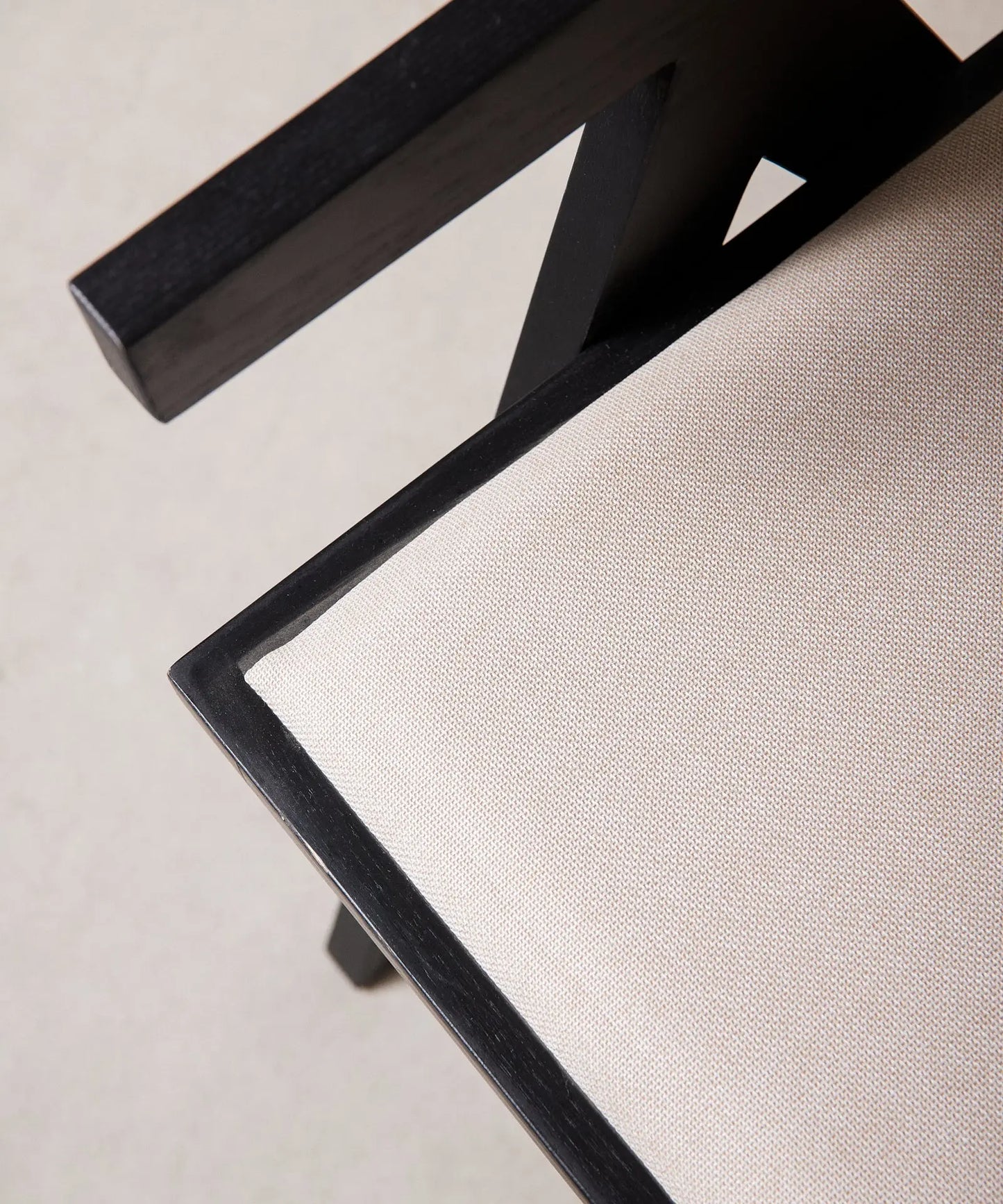 47041483997521 Silla de Comedor en Madera Tapizada con Reposabrazos Pauline Arms Sillas de madera Northdeco