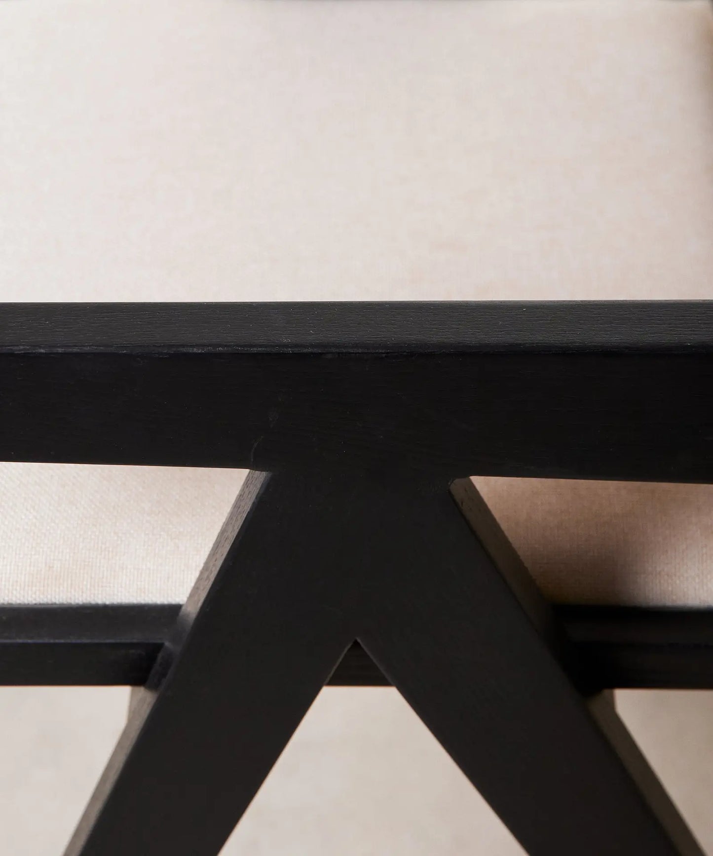 47041483997521 Silla de Comedor en Madera Tapizada con Reposabrazos Pauline Arms Sillas de madera Northdeco