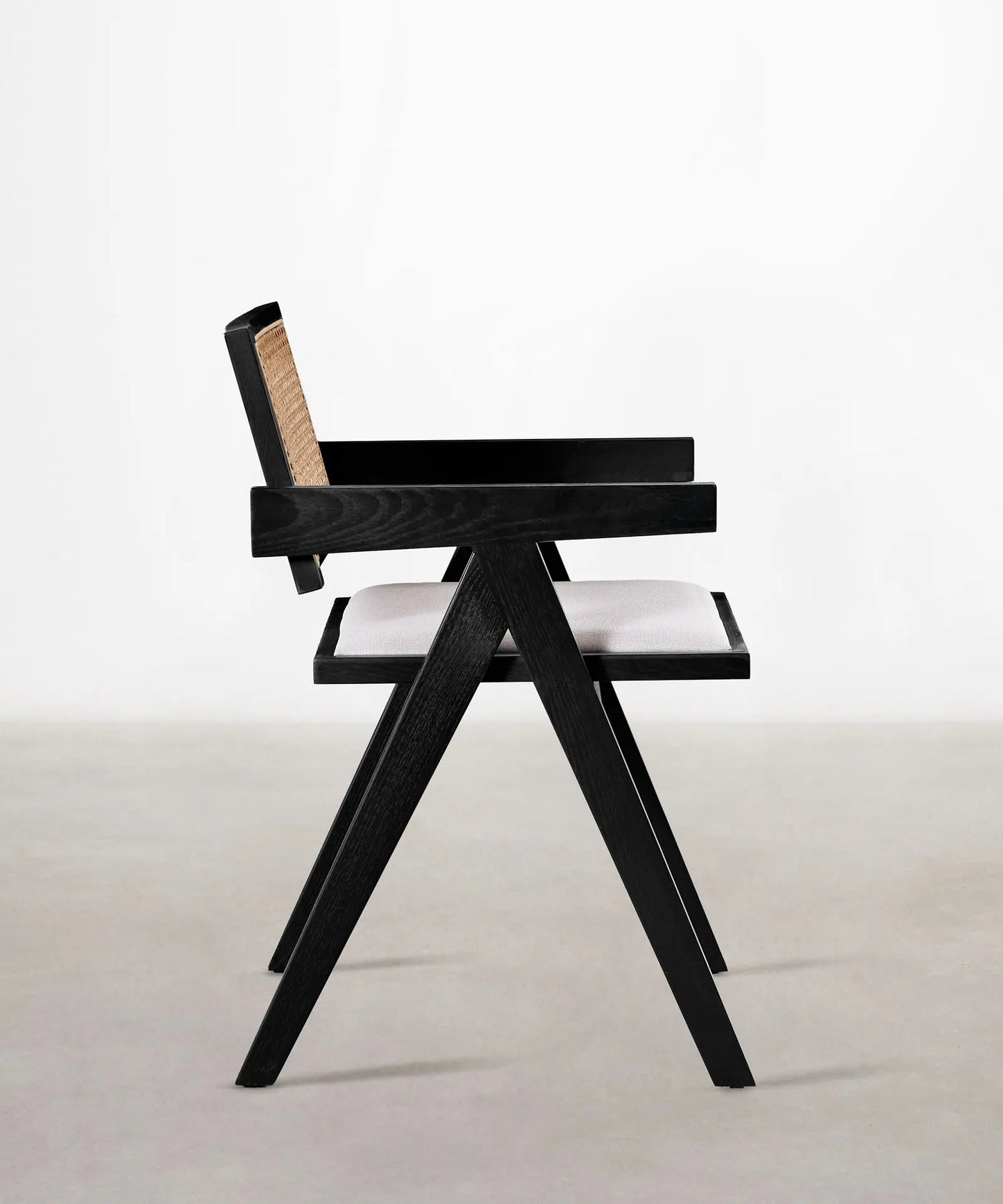 47041483997521 Silla de Comedor en Madera Tapizada con Reposabrazos Pauline Arms Sillas de madera Northdeco