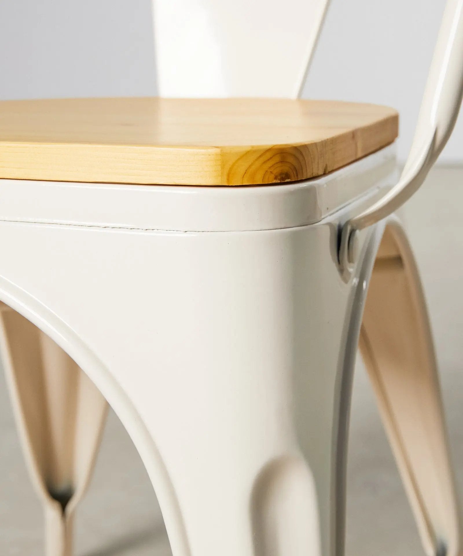 55815409729922 Silla de Comedor de Metal y Madera Tolik Wood Sillas Metálicas Northdeco