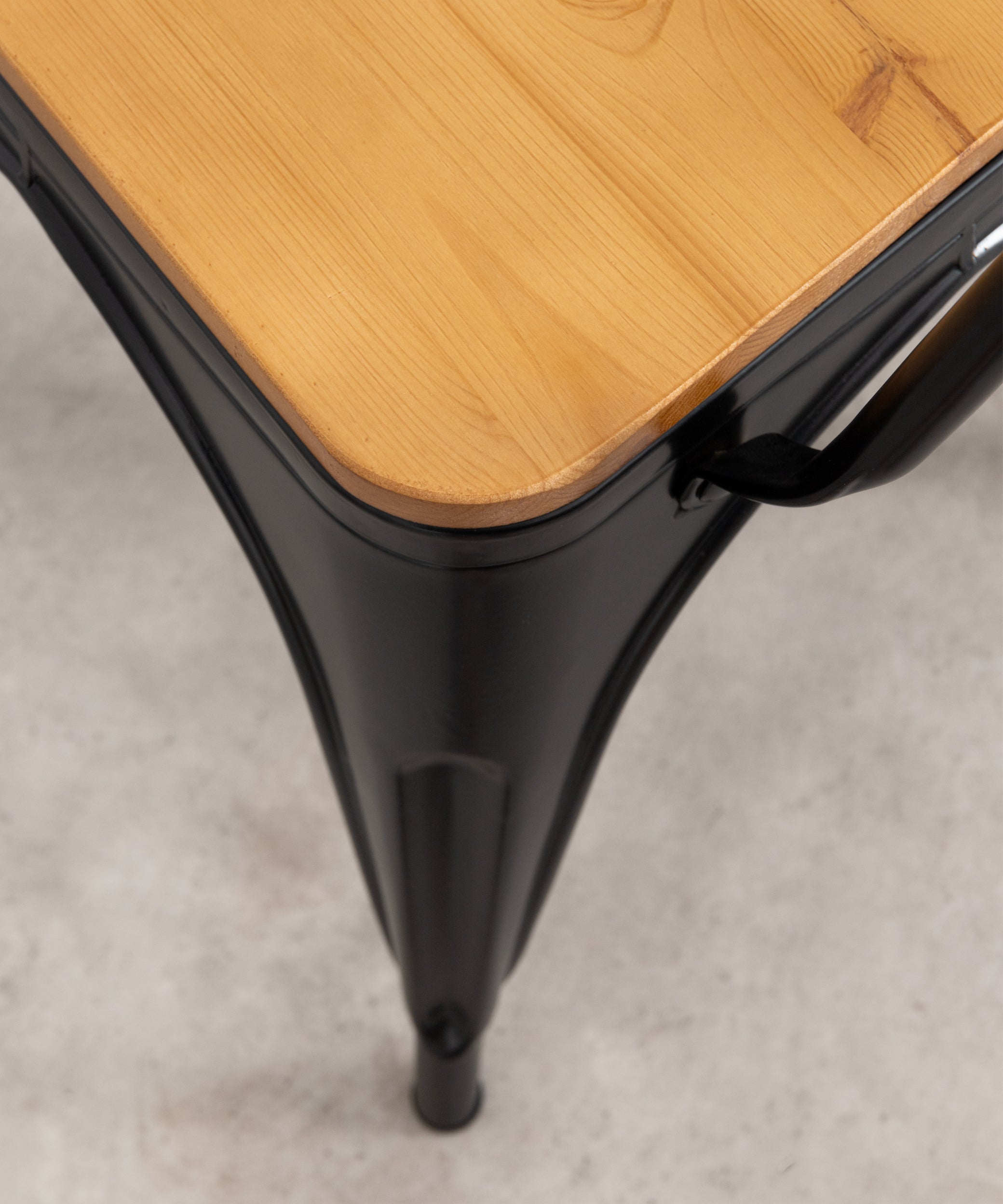 48502757654865 Silla de Metal Tolik Wood con Reposabrazos Sillas Metálicas Northdeco