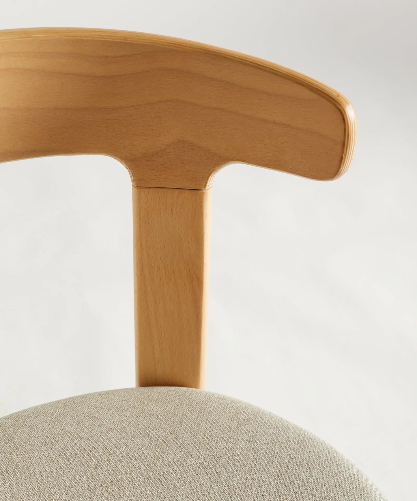 56687044952450 Silla de Comedor en Madera Tapizada Grim Sillas de Madera Northdeco