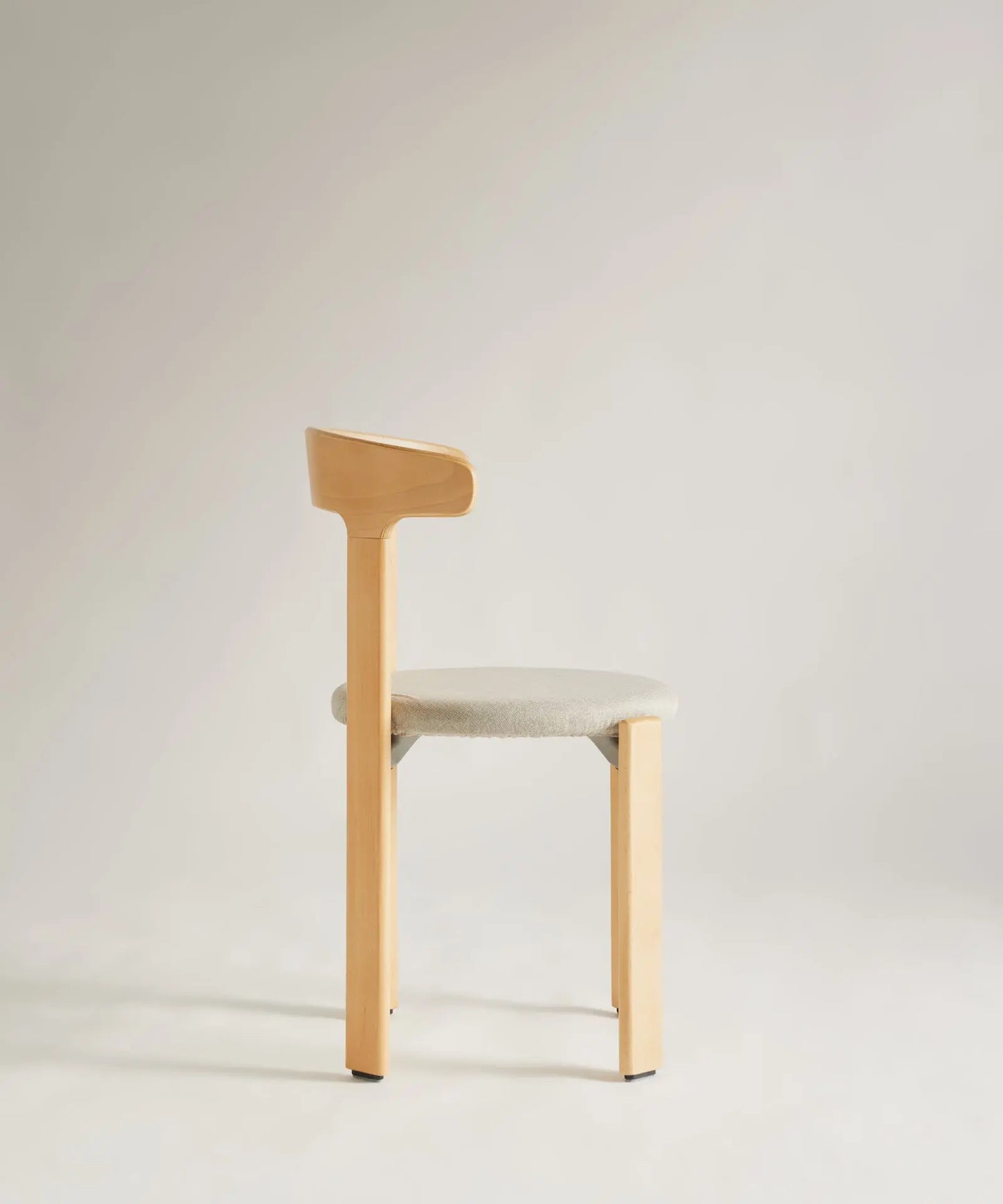 56687044952450 Silla de Comedor en Madera Tapizada Grim Sillas de Madera Northdeco