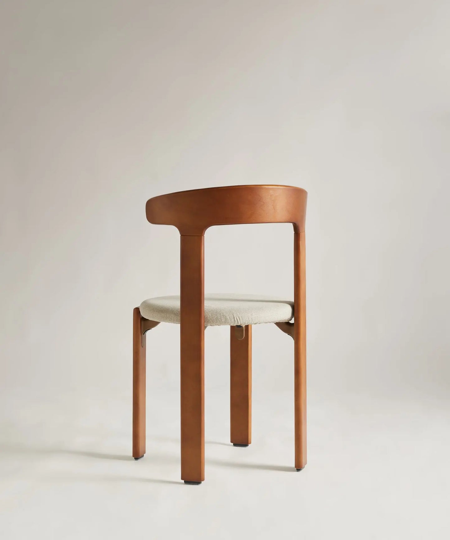 56687044985218 Silla de Comedor en Madera Tapizada Grim Sillas de Madera Northdeco