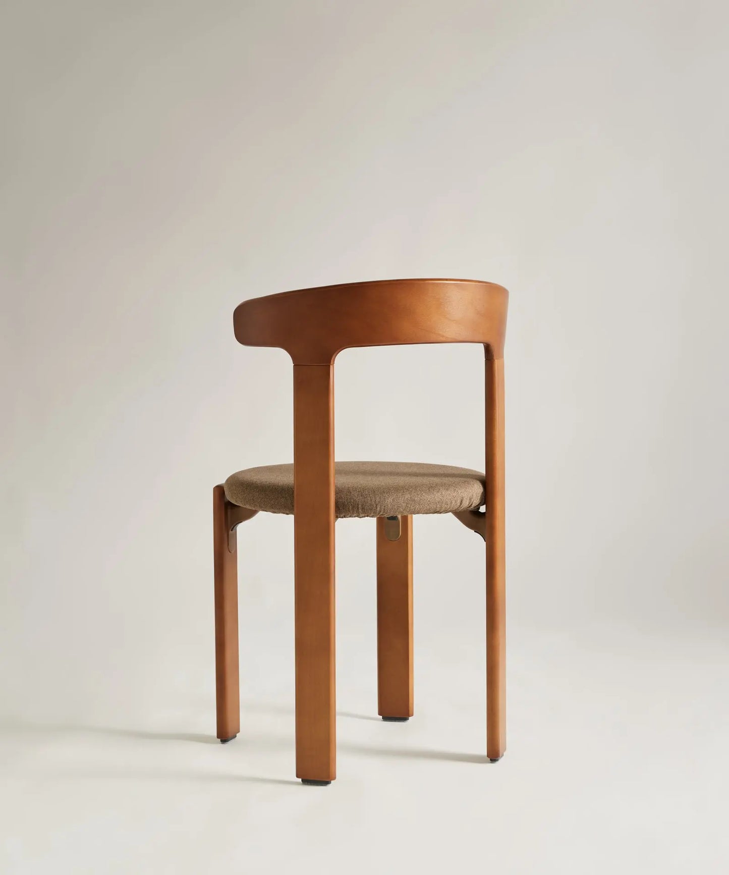56687045017986 Silla de Comedor en Madera Tapizada Grim Sillas de Madera Northdeco