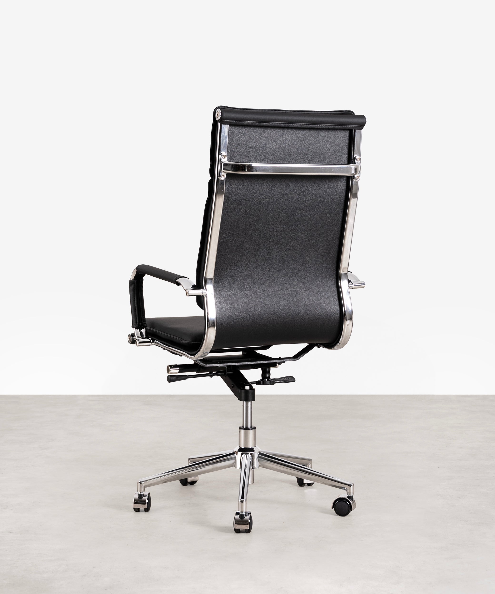Bürostuhl Alava – Kunstleder, Höhenverstellbar Mit Armlehnen, 5 Rollen, Maße 65x55x114 Cm