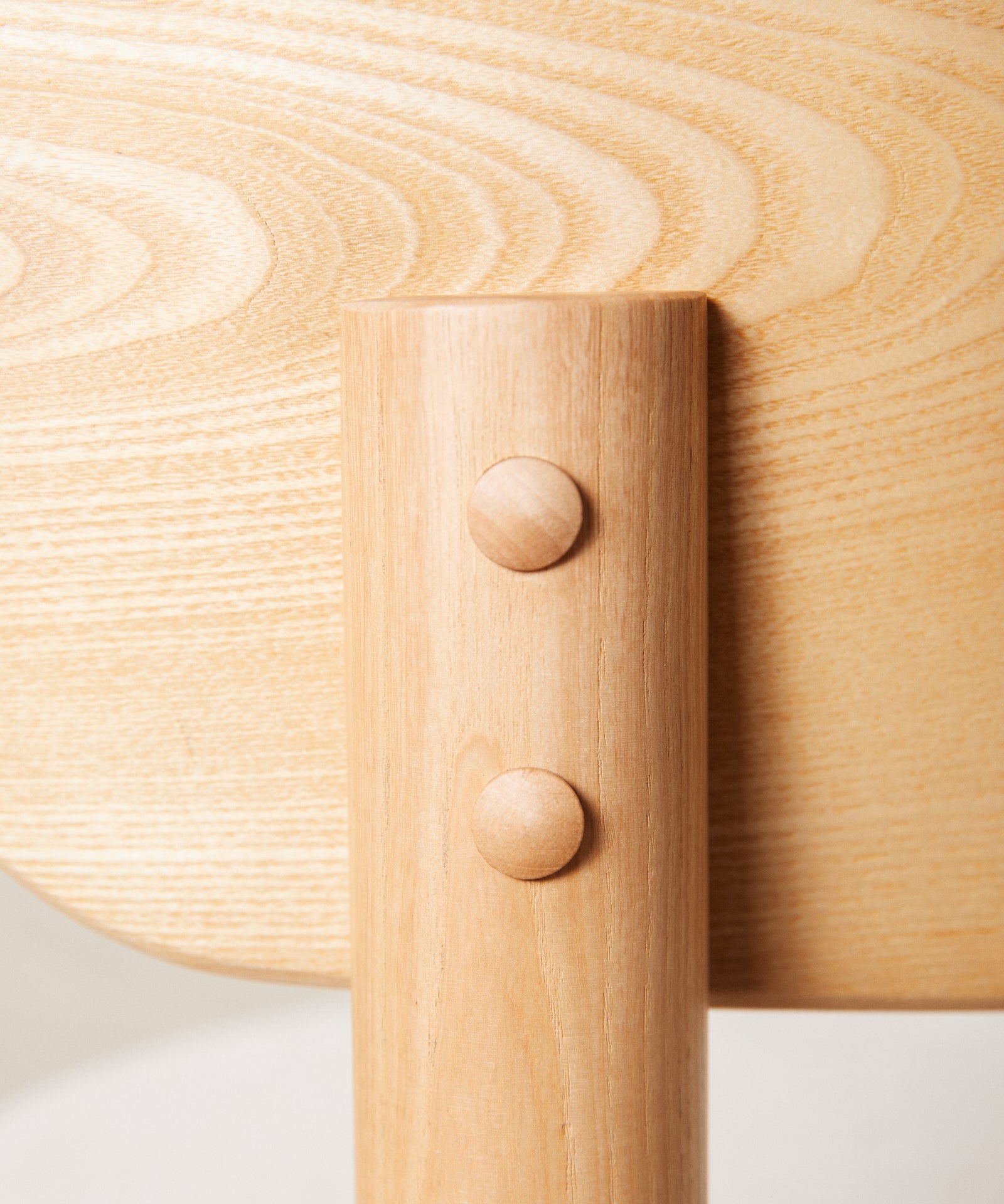 55651792126338 Silla de Comedor en Madera Tapizada Bianca Sillas Nórdicas Northdeco