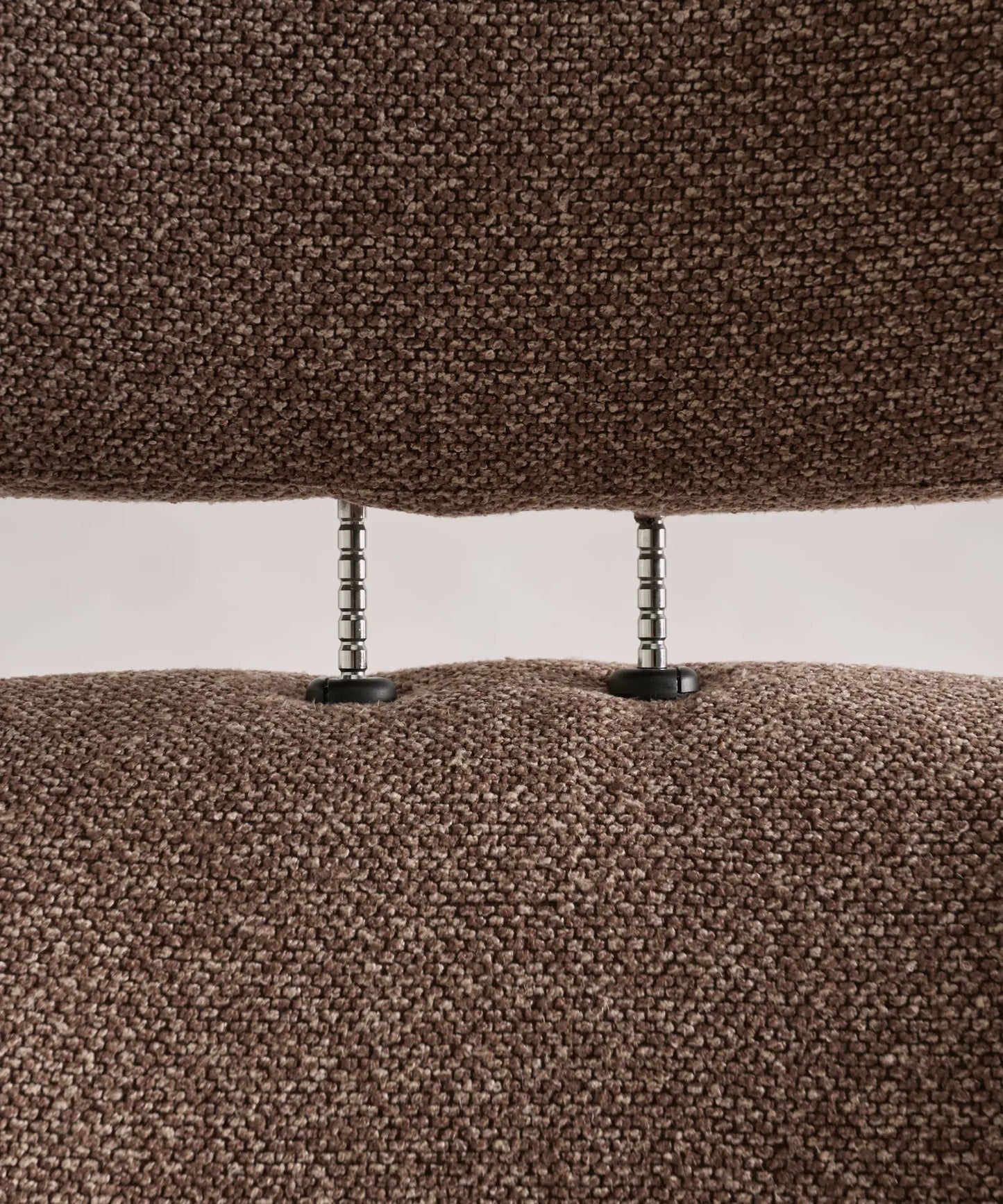 56710340804994 Sillón Reclinable en Madera y Tapizado con Reposapiés Osaka Sillones tapizados Northdeco
