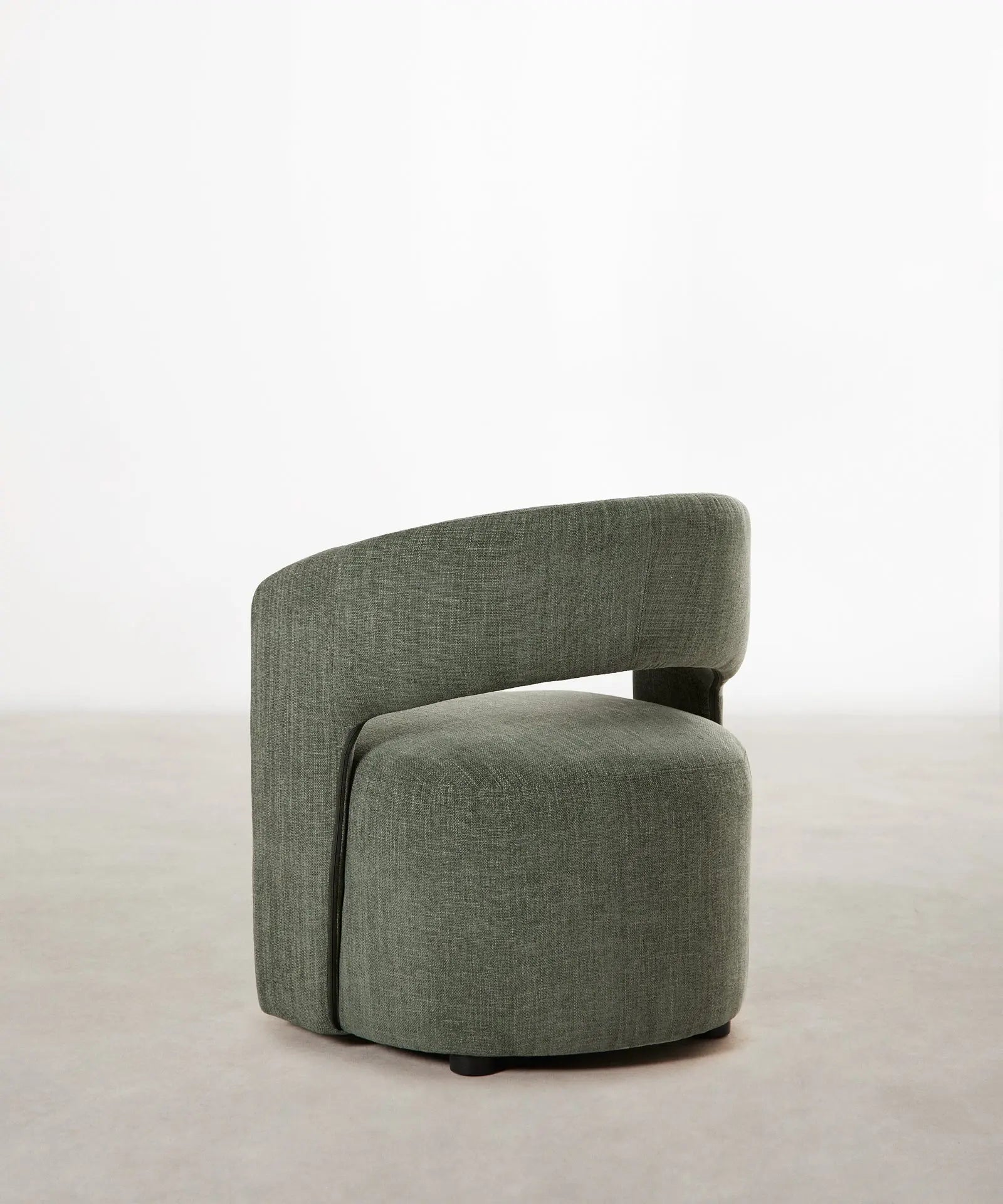 55521903018370 Sillón Tapizado con Reposabrazos Naya Sillones tapizados Northdeco