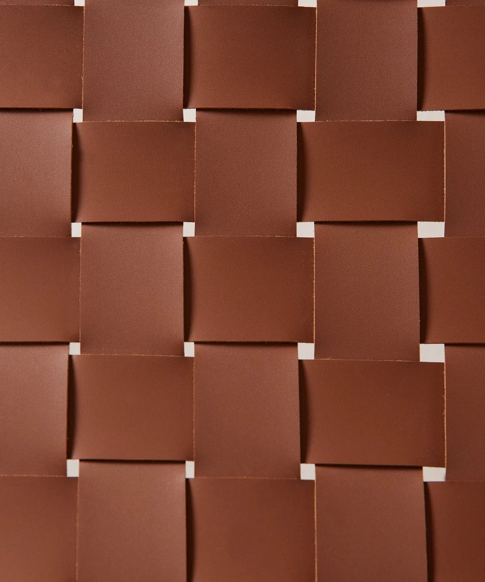 55646847697282 Sillón en Madera y Cuero Sintético Zyra Sillas de Madera Northdeco