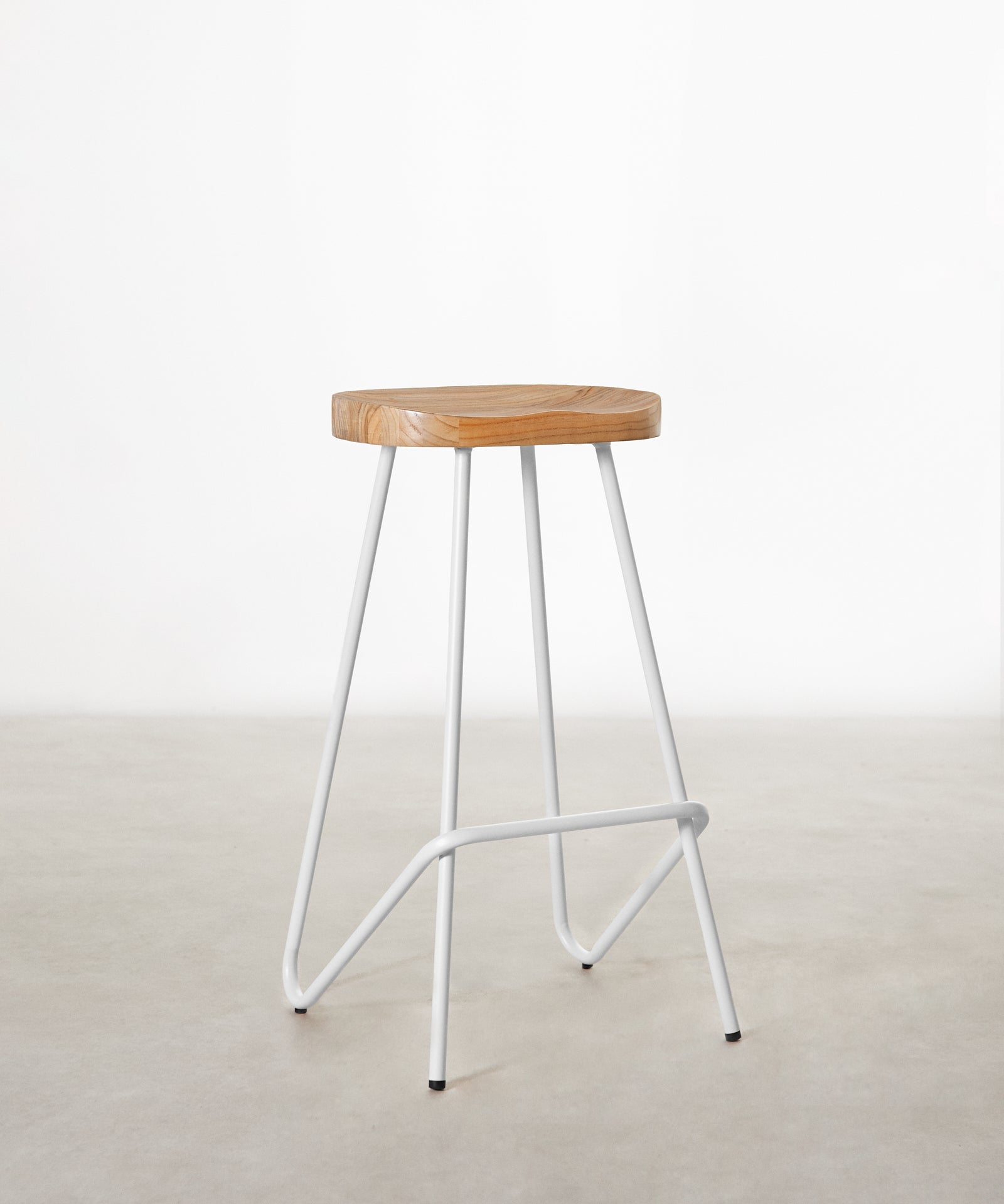 55535025586562 Taburete Alto en Acero y Madera Kai Taburetes Northdeco