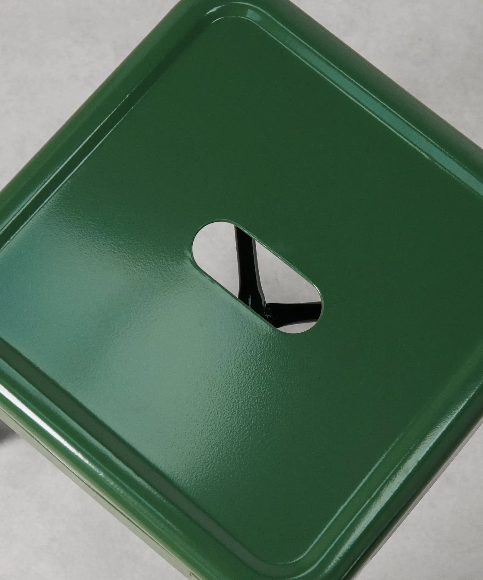 55743336055170 Taburete Bajo de Metal Tolik Taburetes Northdeco