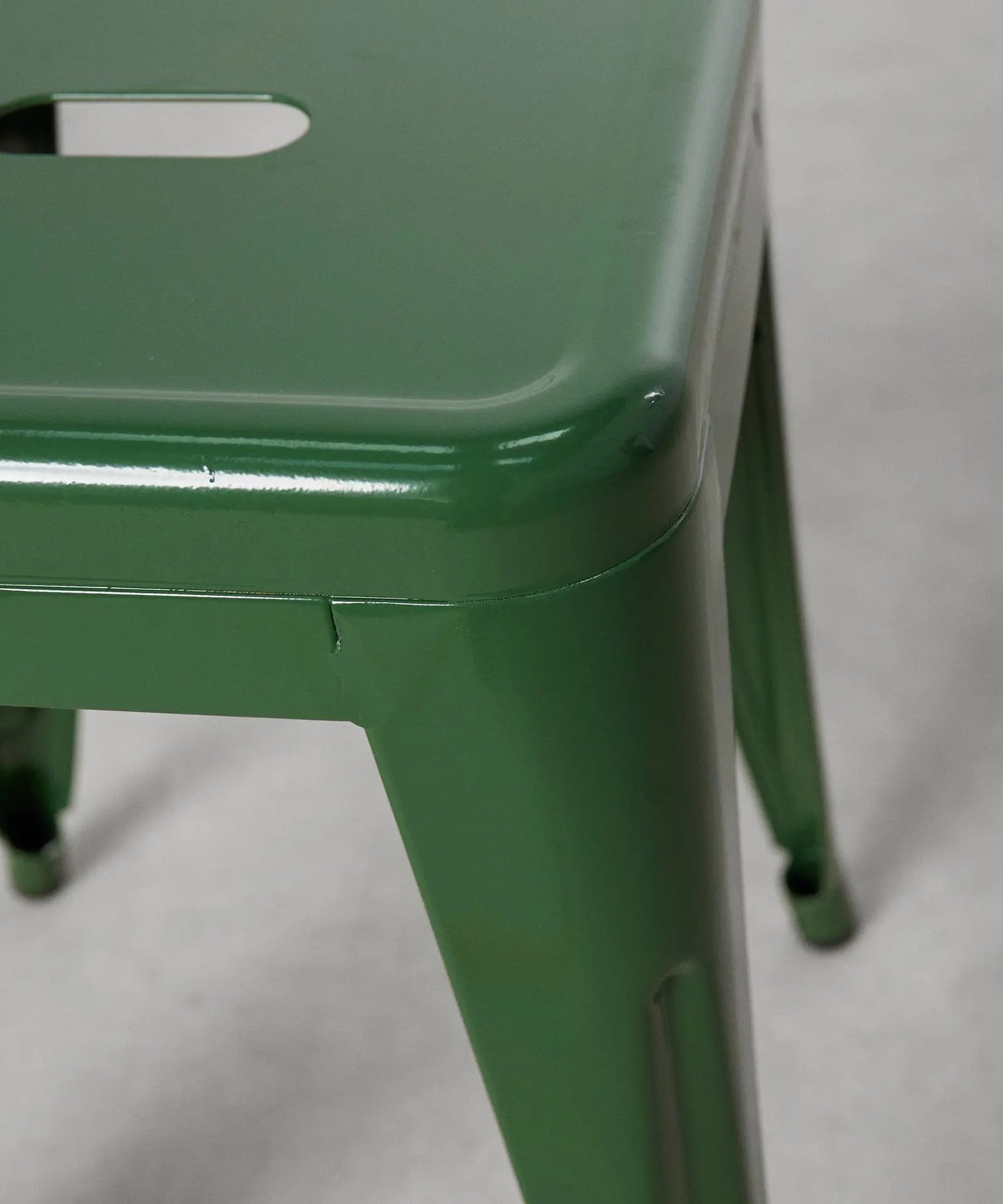 55743336055170 Taburete Bajo de Metal Tolik Taburetes Northdeco