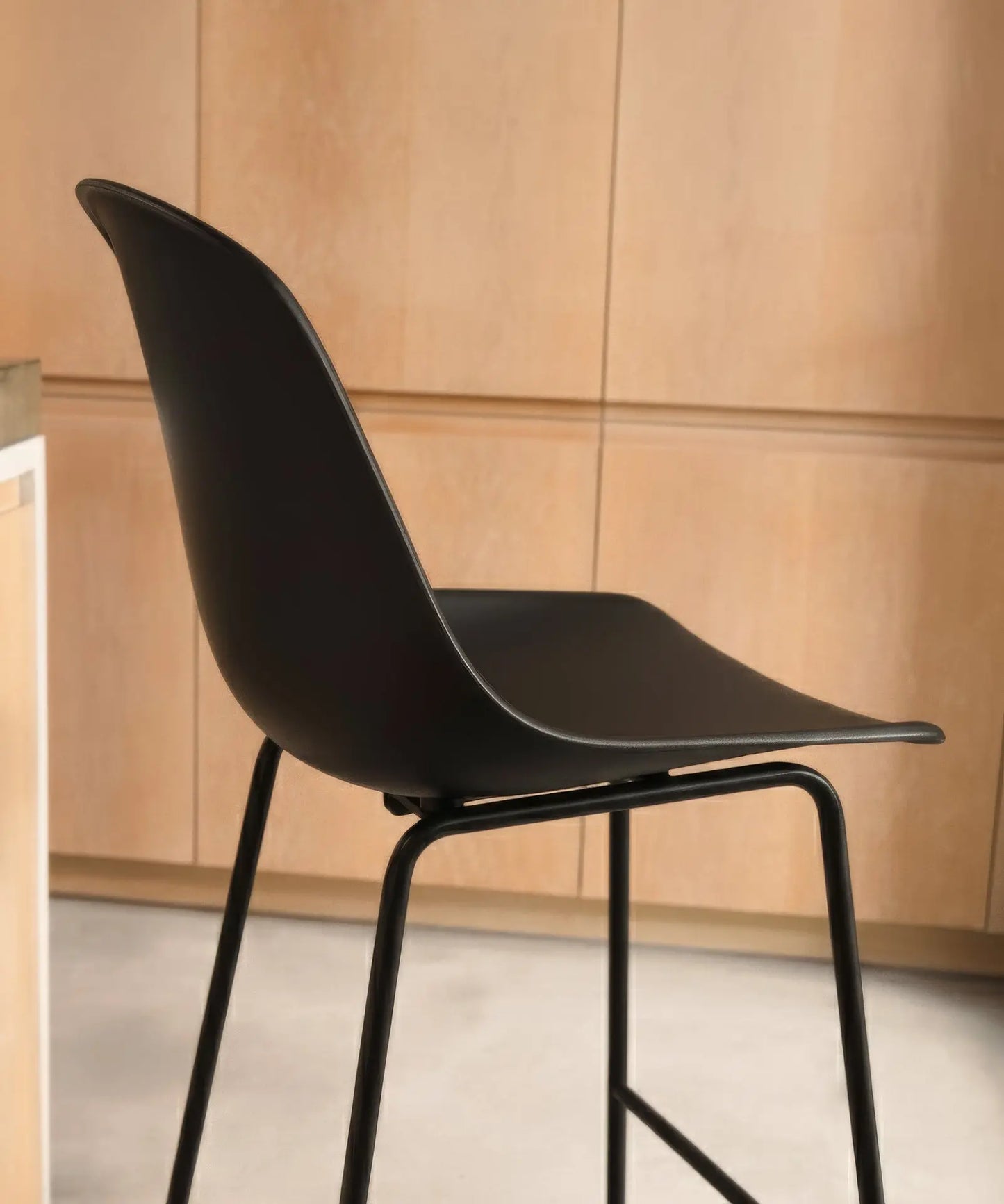 54903828021634 Taburete en Polipropileno y Metal Veko Taburetes Northdeco